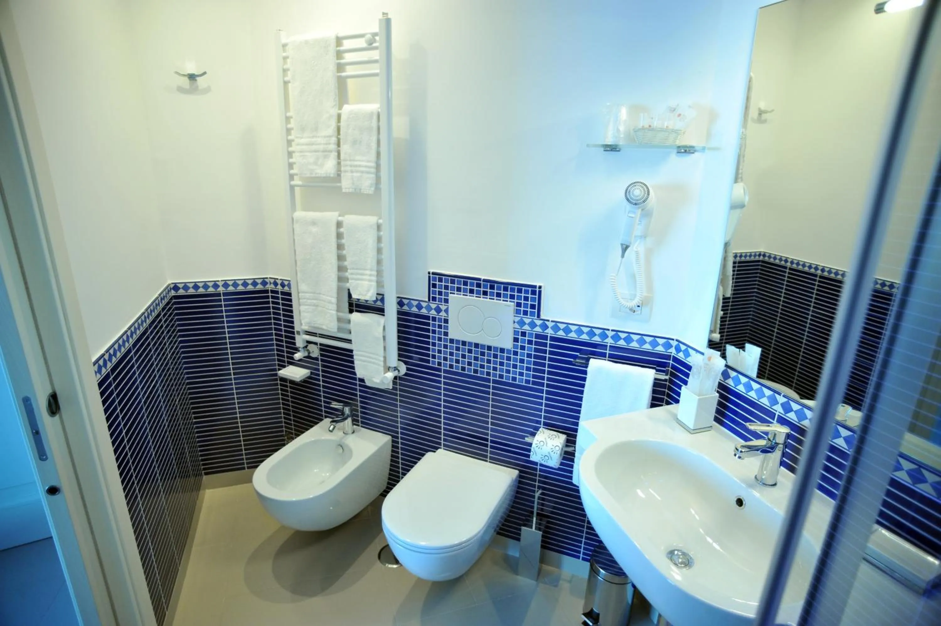 Toilet in Villa Paradise Resort