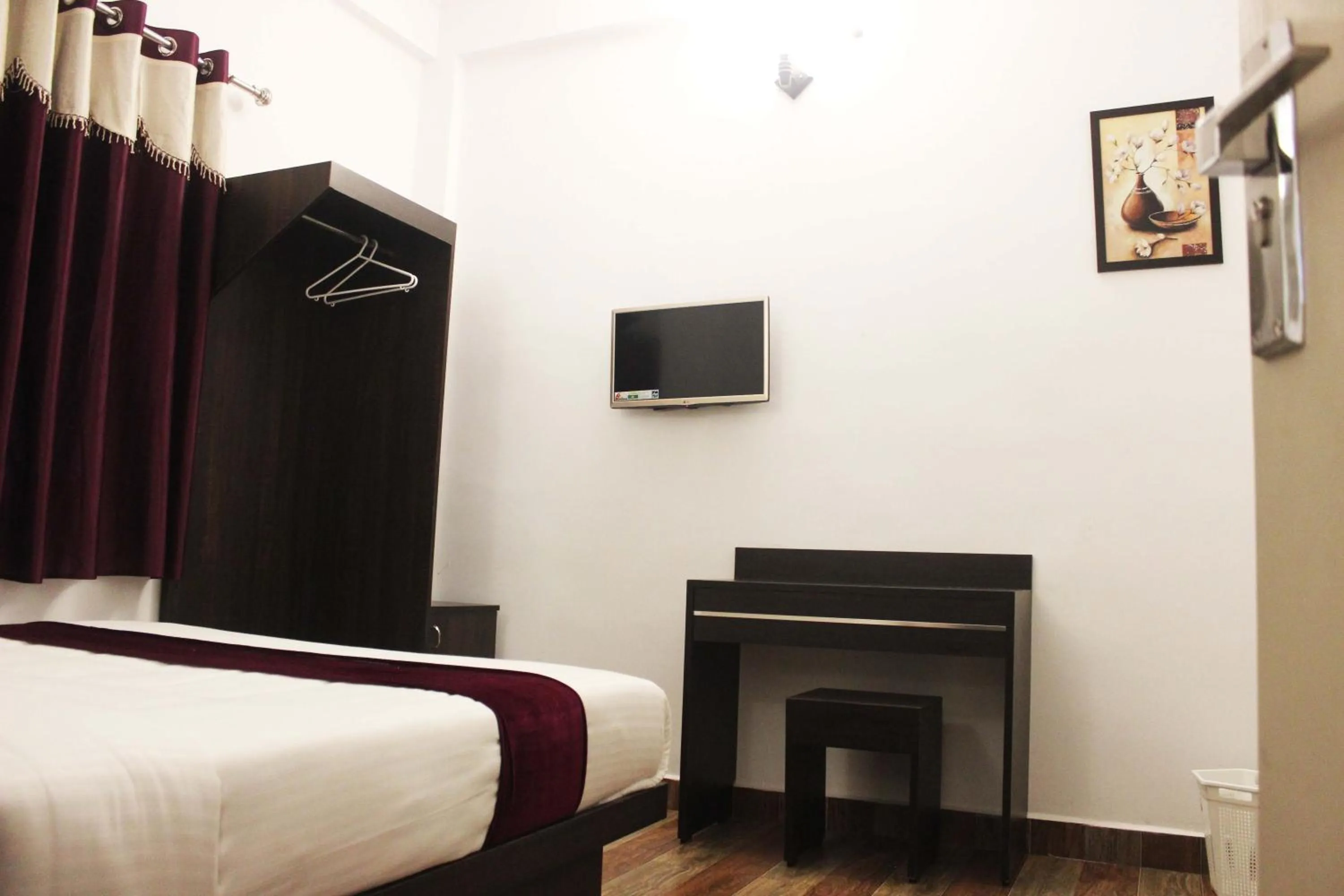 Photo of the whole room, Bed in Landy Queen