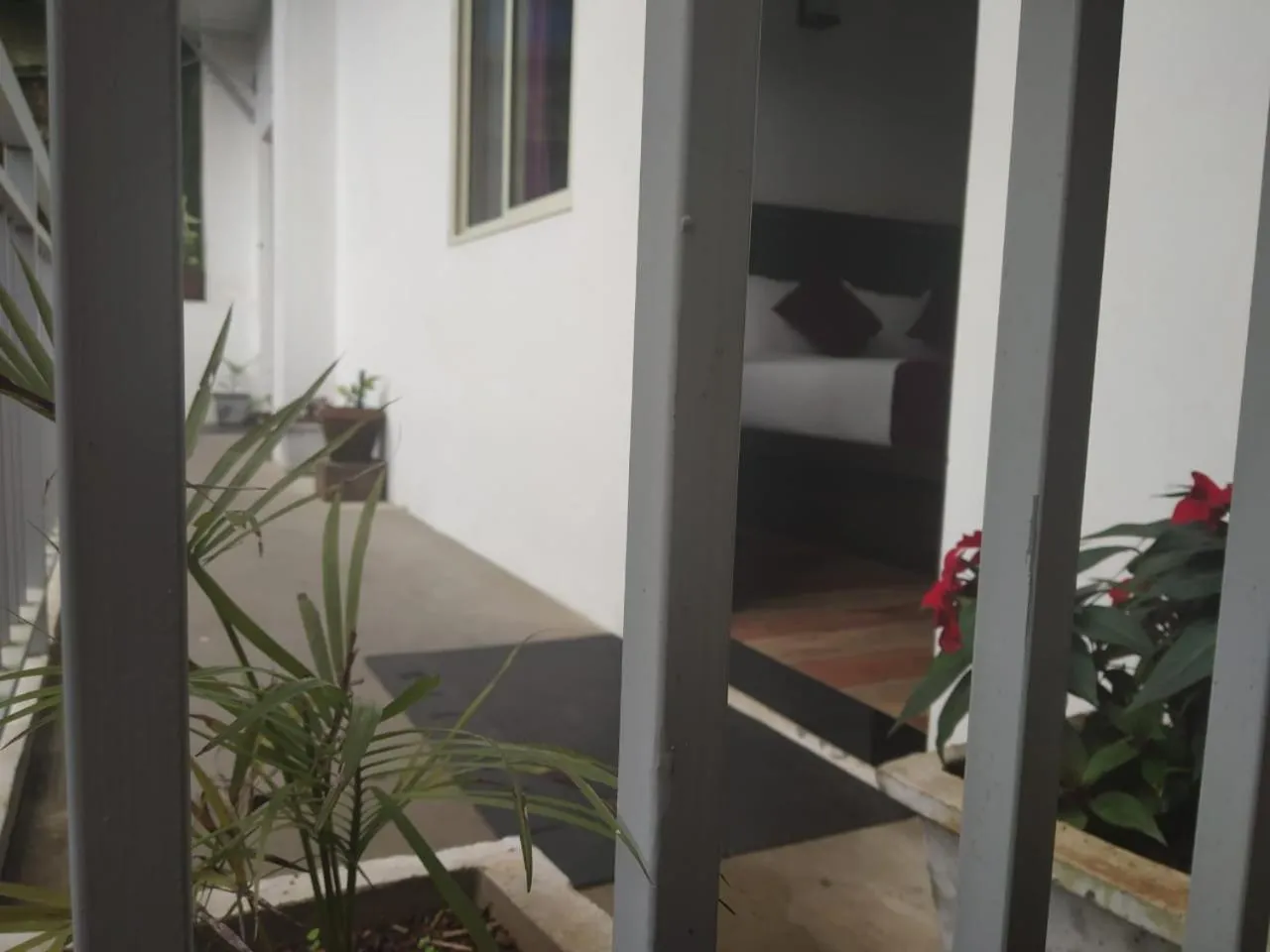 Facade/entrance in Landy Queen