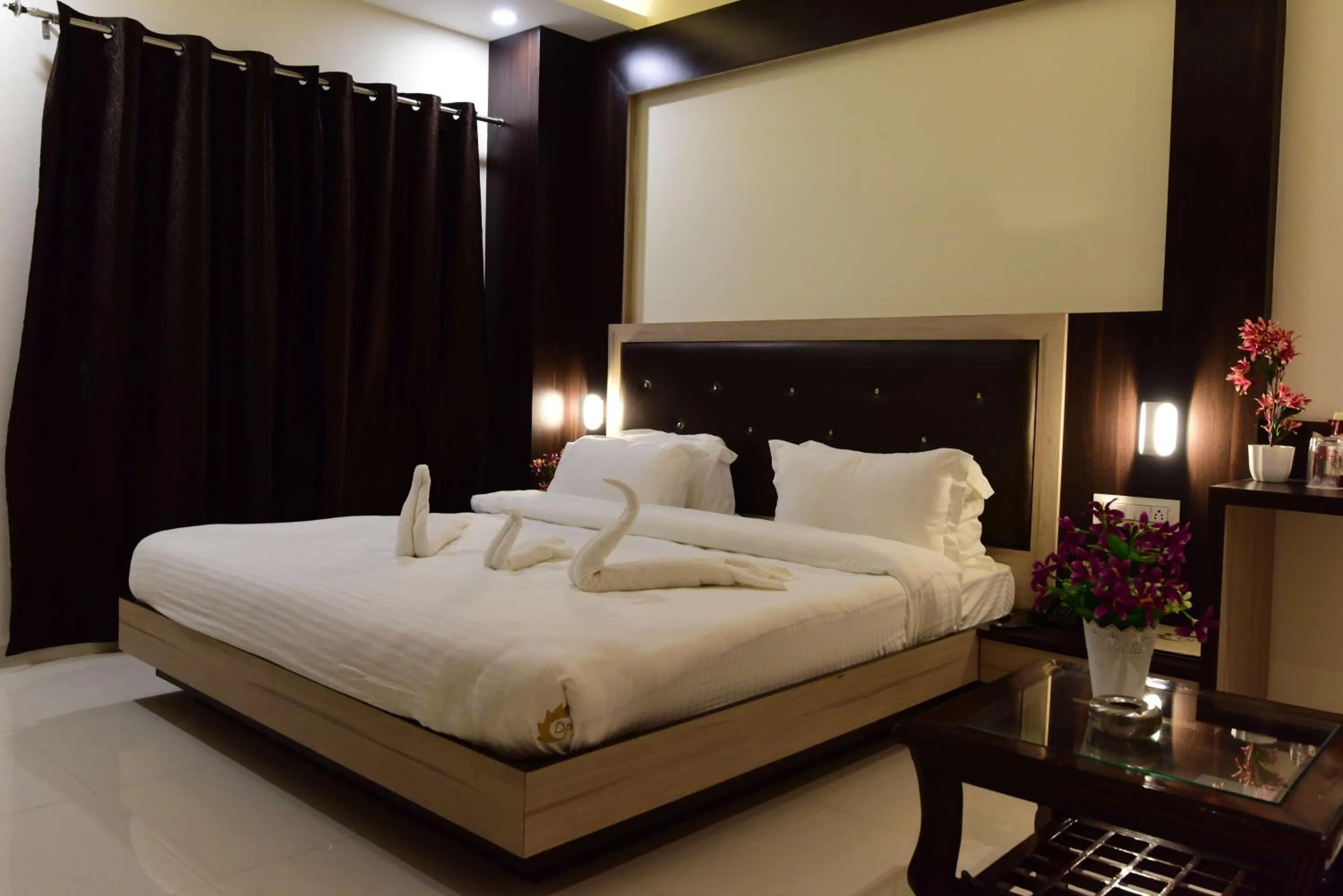 Bed in Hotel Dayal Shree Paradise