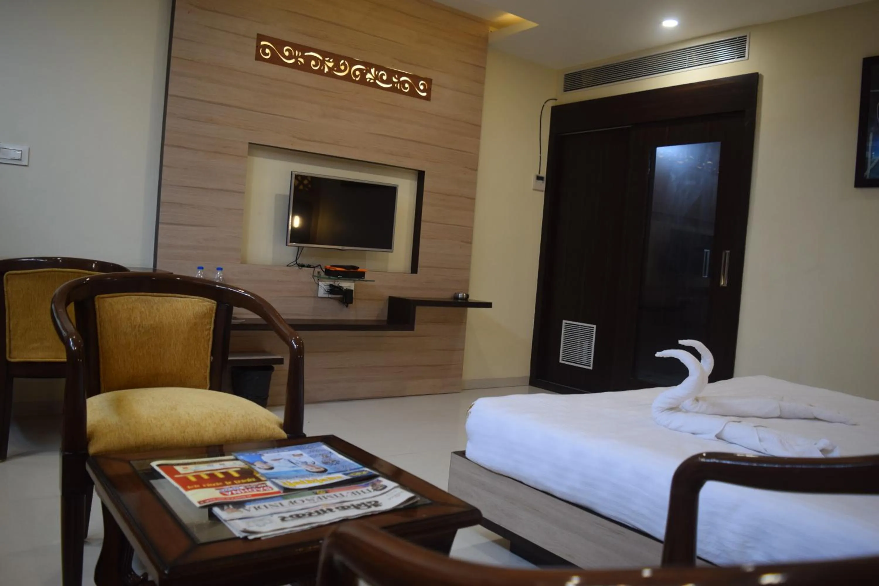 TV and multimedia in Hotel Dayal Shree Paradise