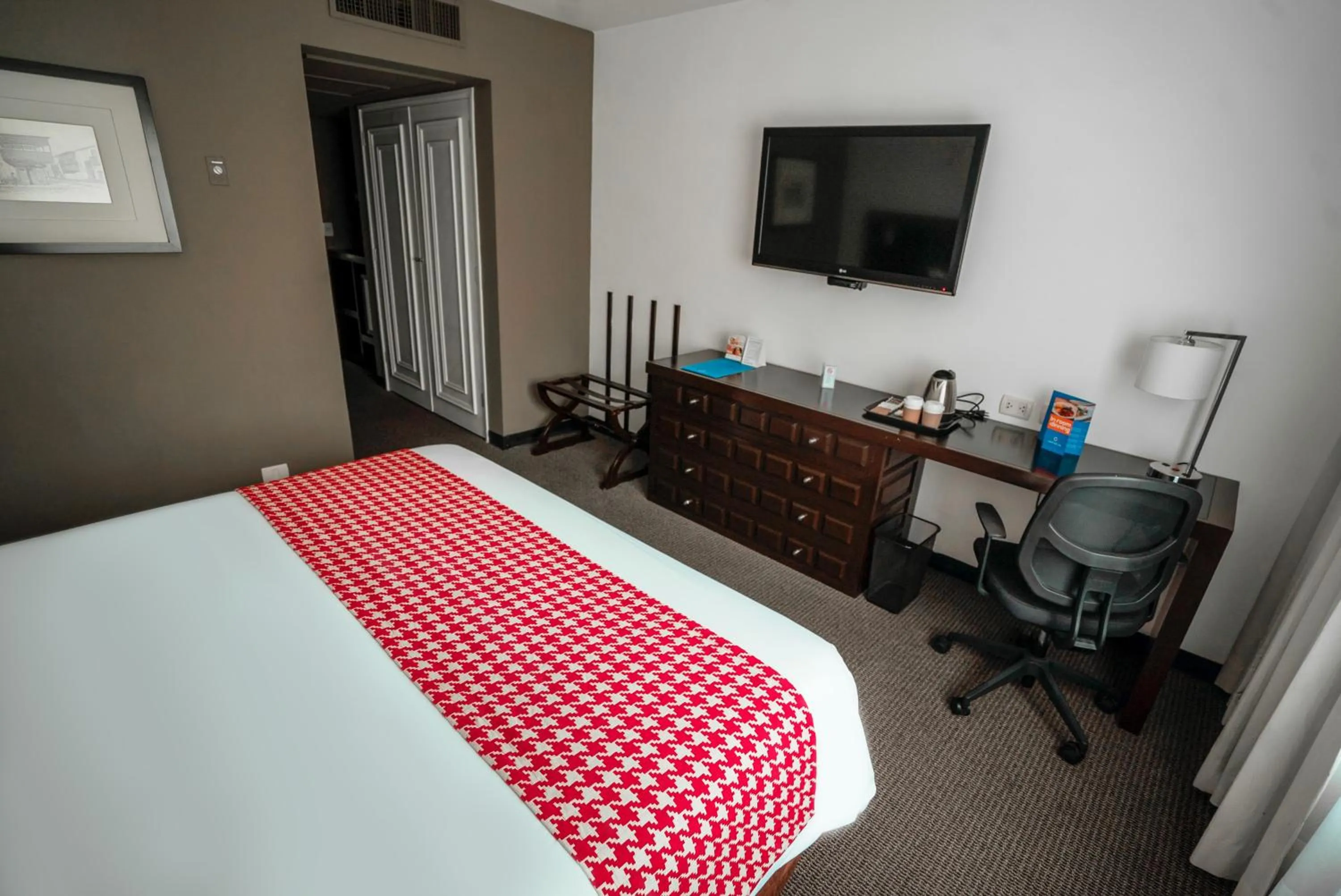 Bedroom, Bed in Wyndham Costa del Sol Trujillo