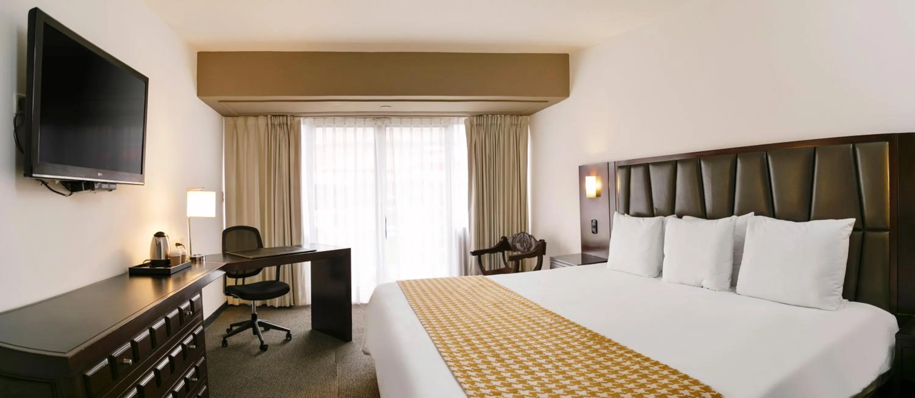 Bed in Wyndham Costa del Sol Trujillo