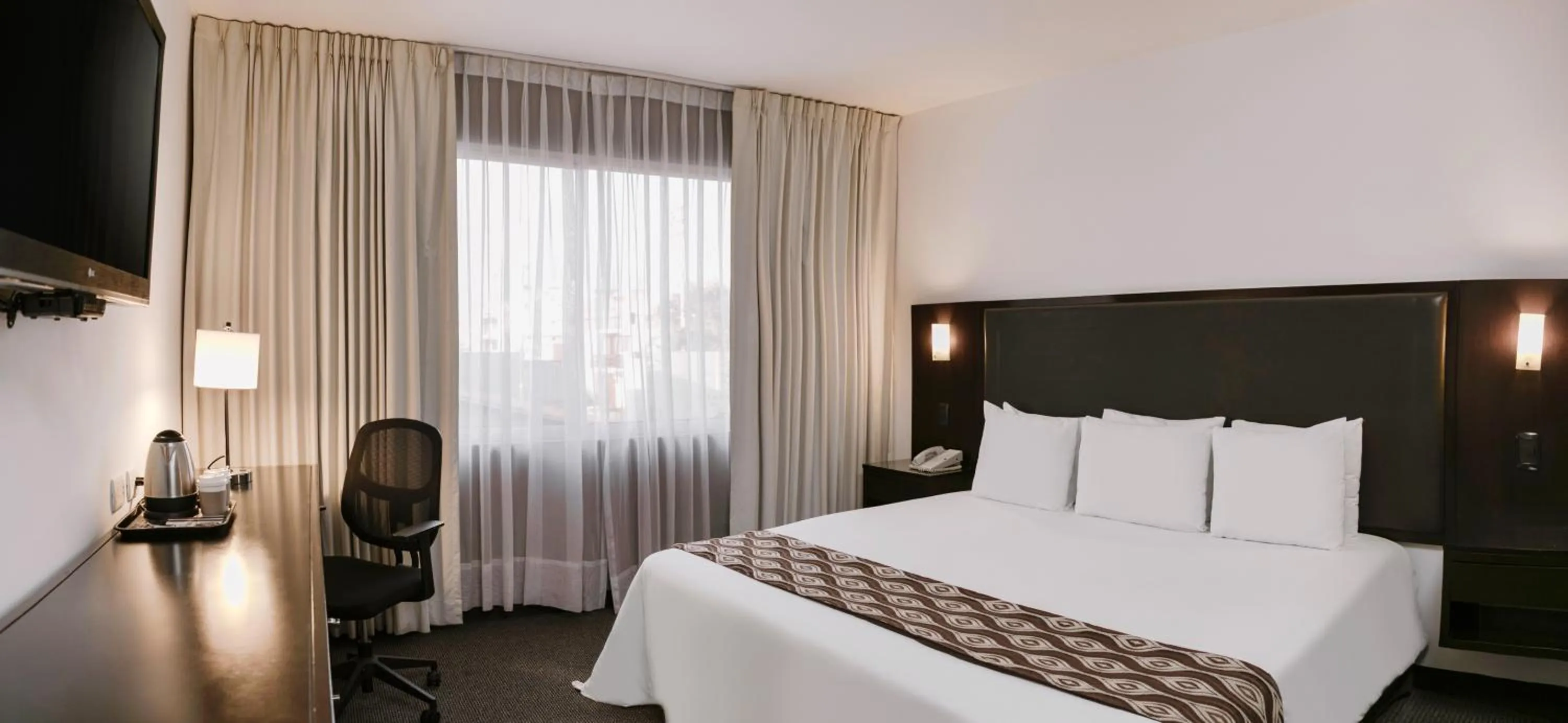 Bedroom, Bed in Wyndham Costa del Sol Trujillo