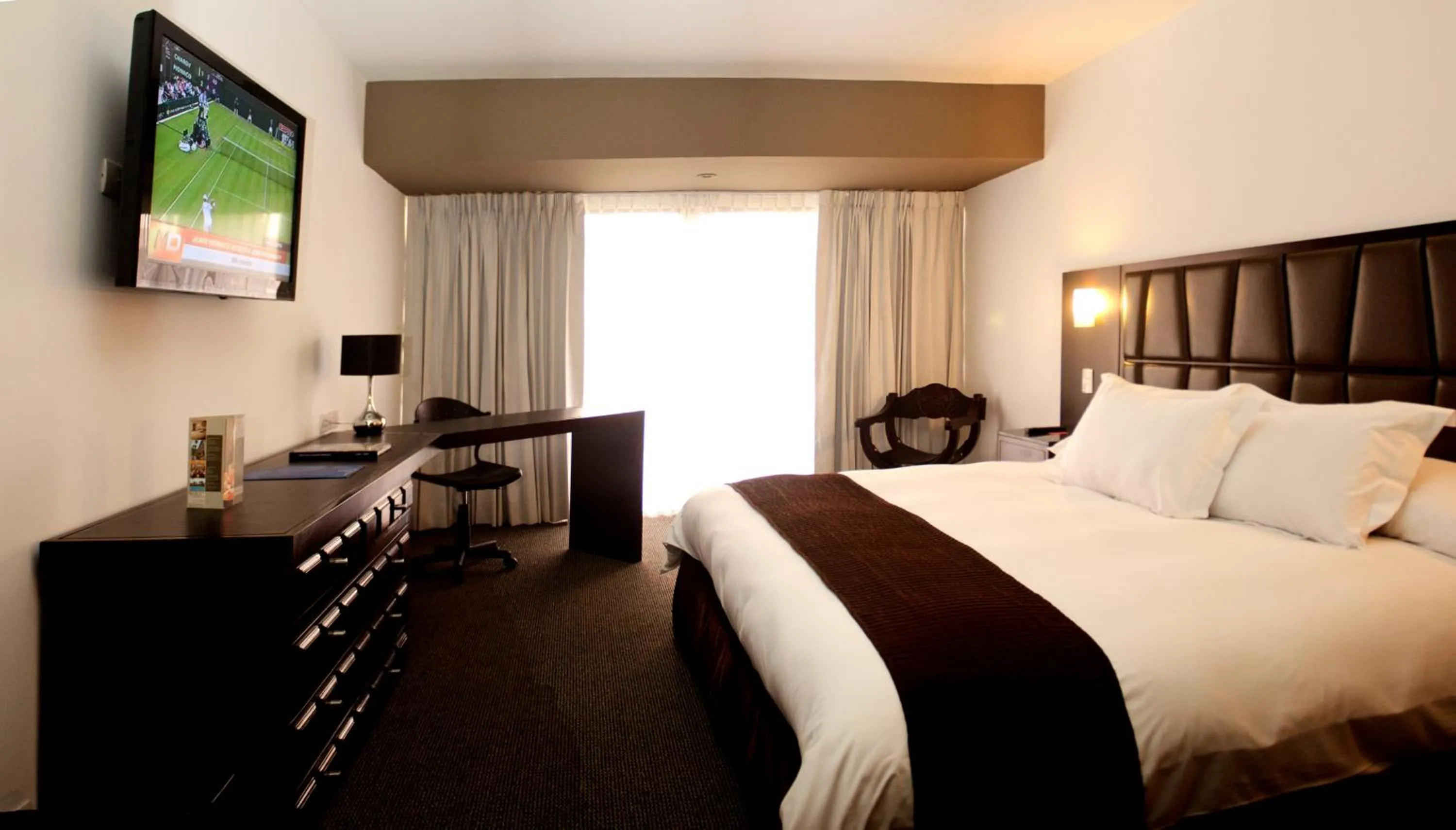 Bedroom, Bed in Wyndham Costa del Sol Trujillo