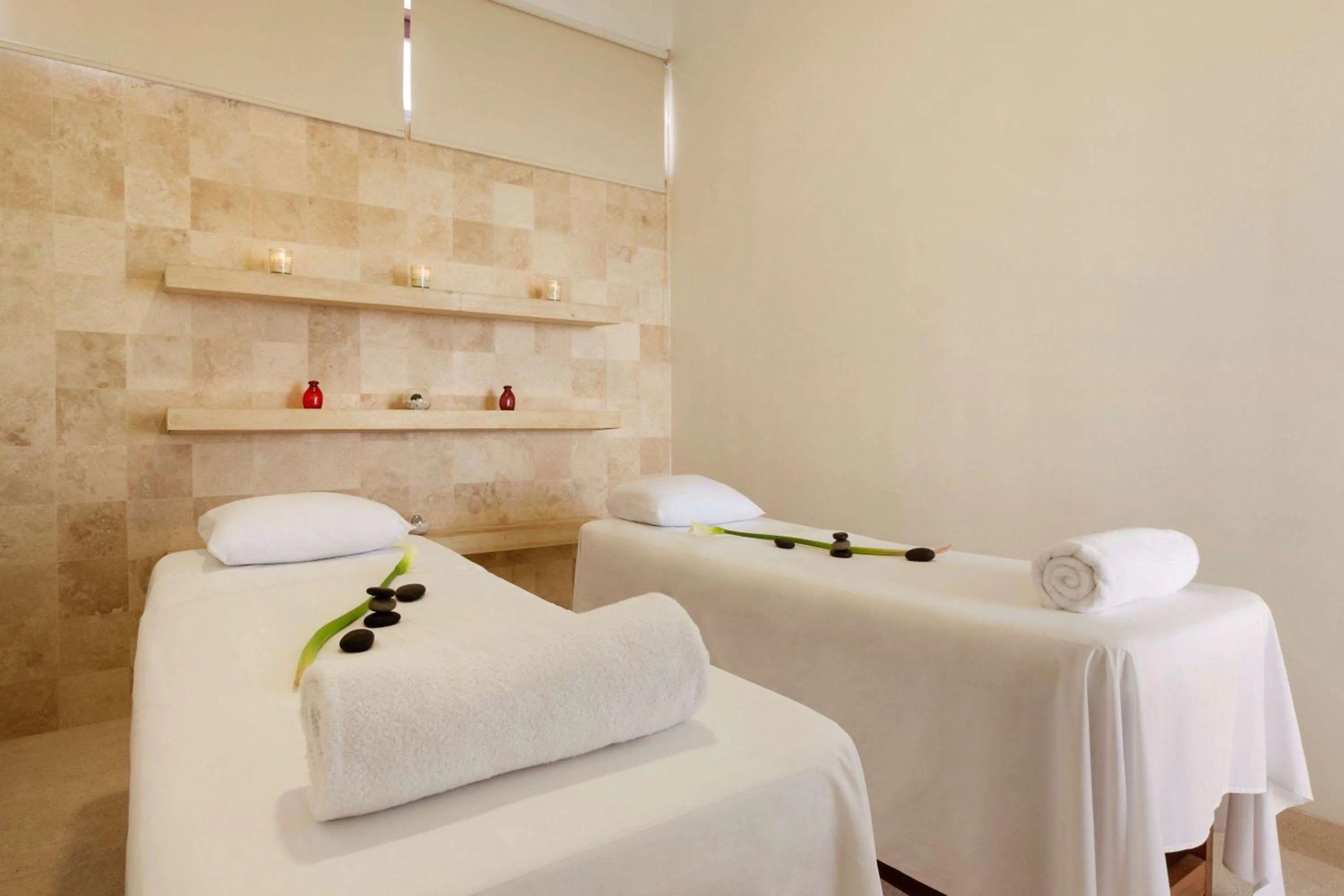 Massage in Wyndham Costa del Sol Trujillo