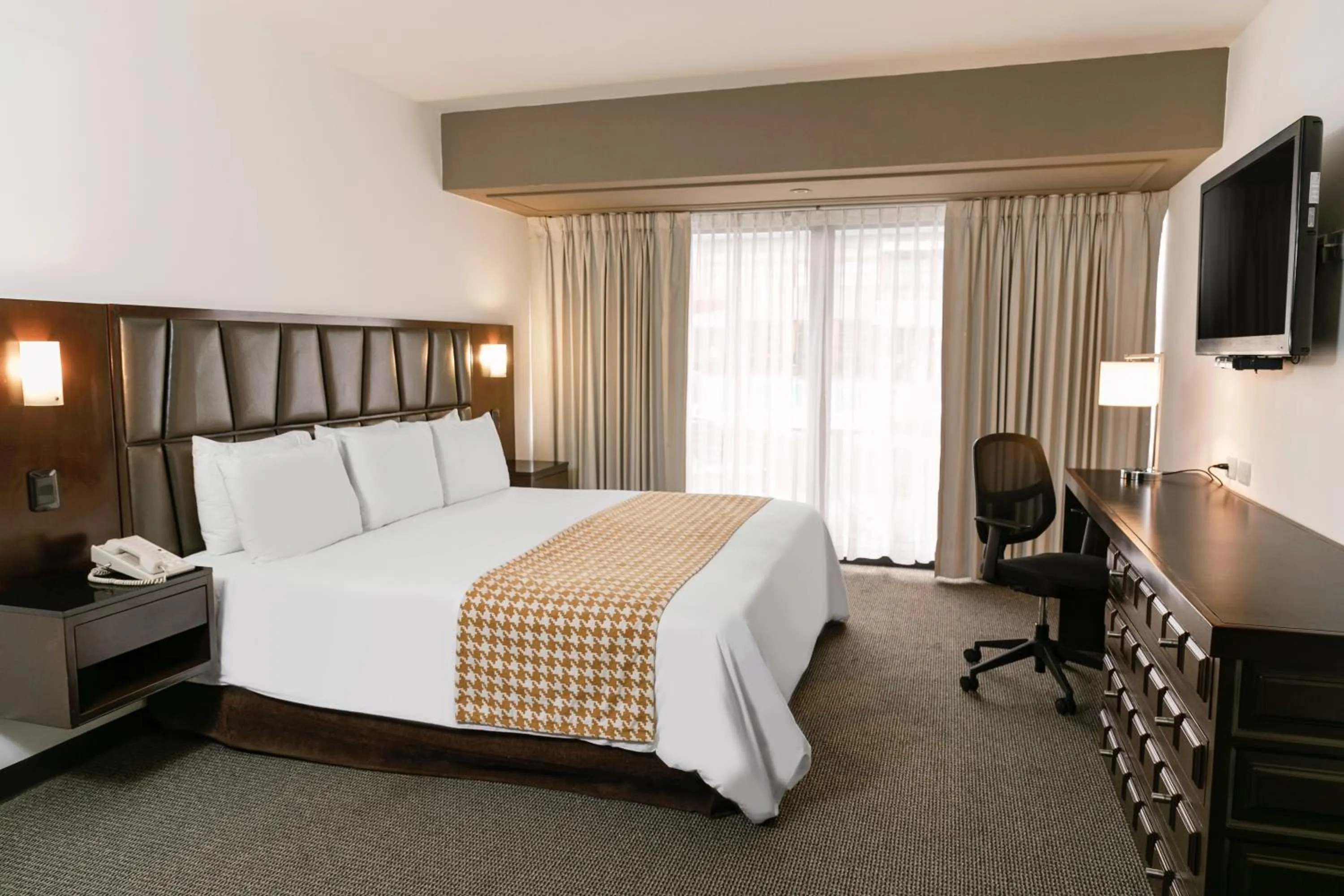 Bed in Wyndham Costa del Sol Trujillo