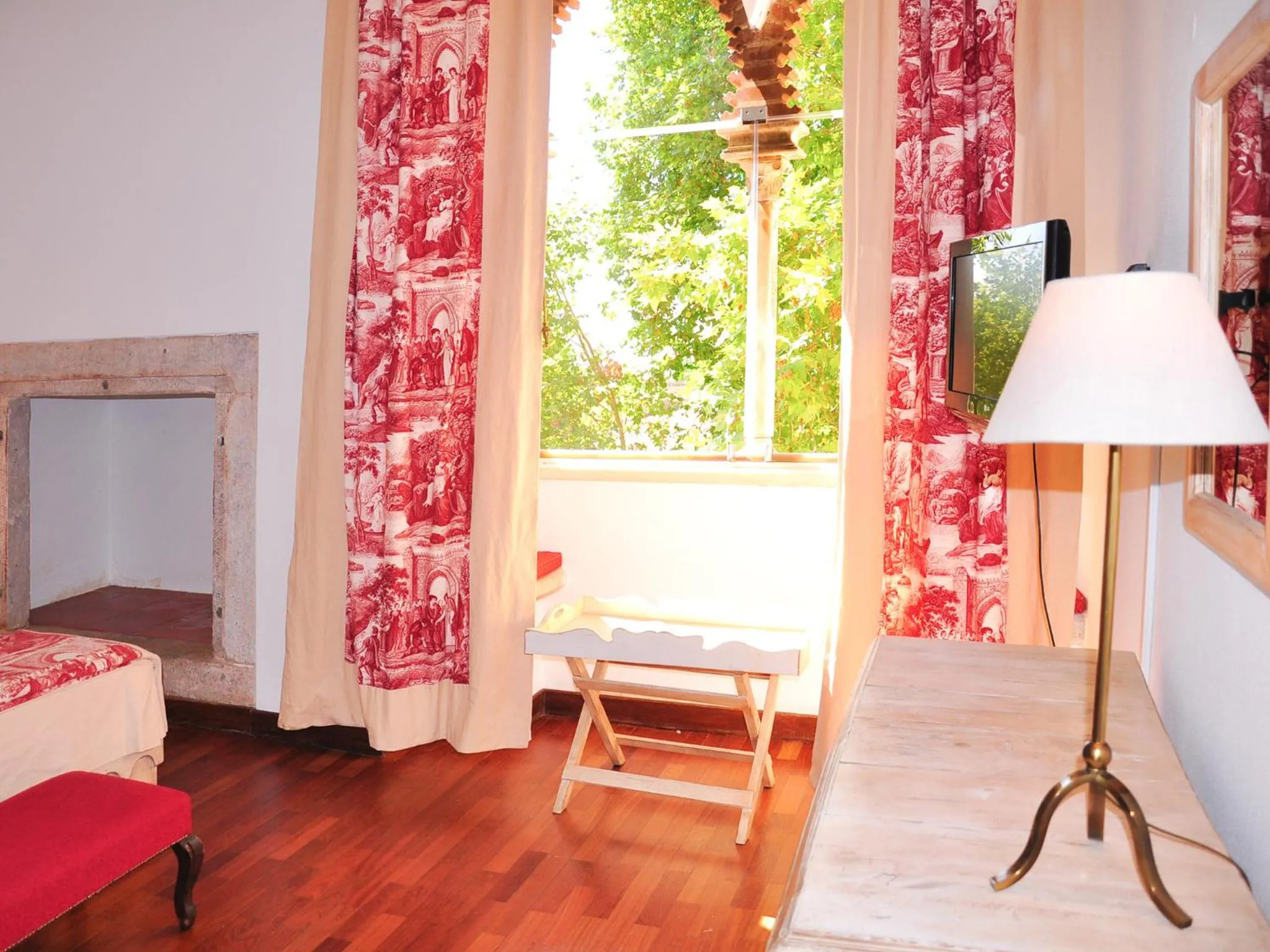 Bedroom, Bed in Pousada Castelo de Alvito