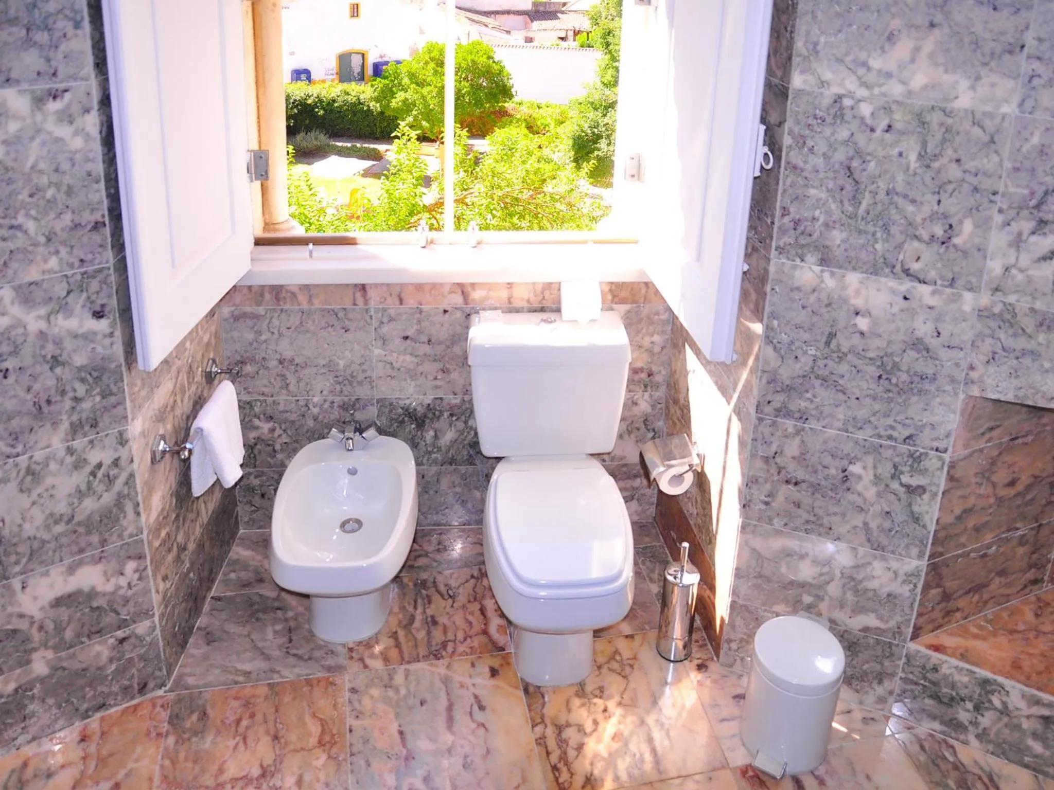 Bathroom in Pousada Castelo de Alvito