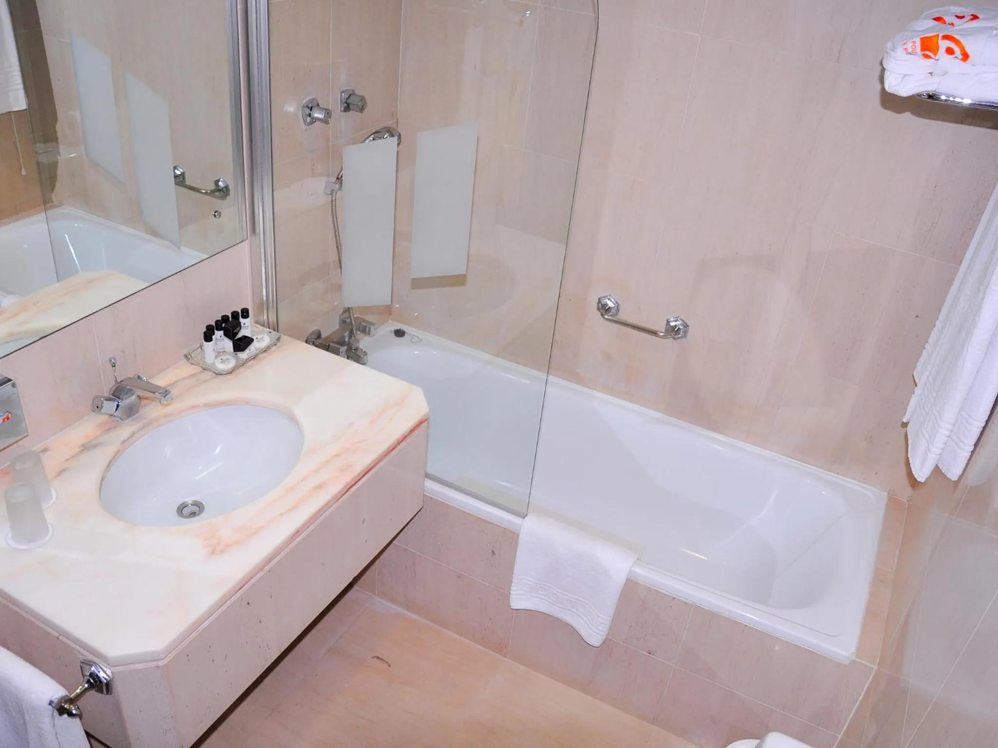 Bathroom in Pousada Castelo de Alvito