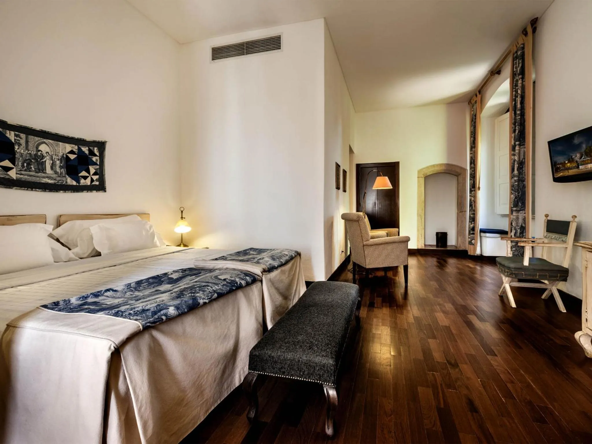 VIP, Bed in Pousada Castelo de Alvito