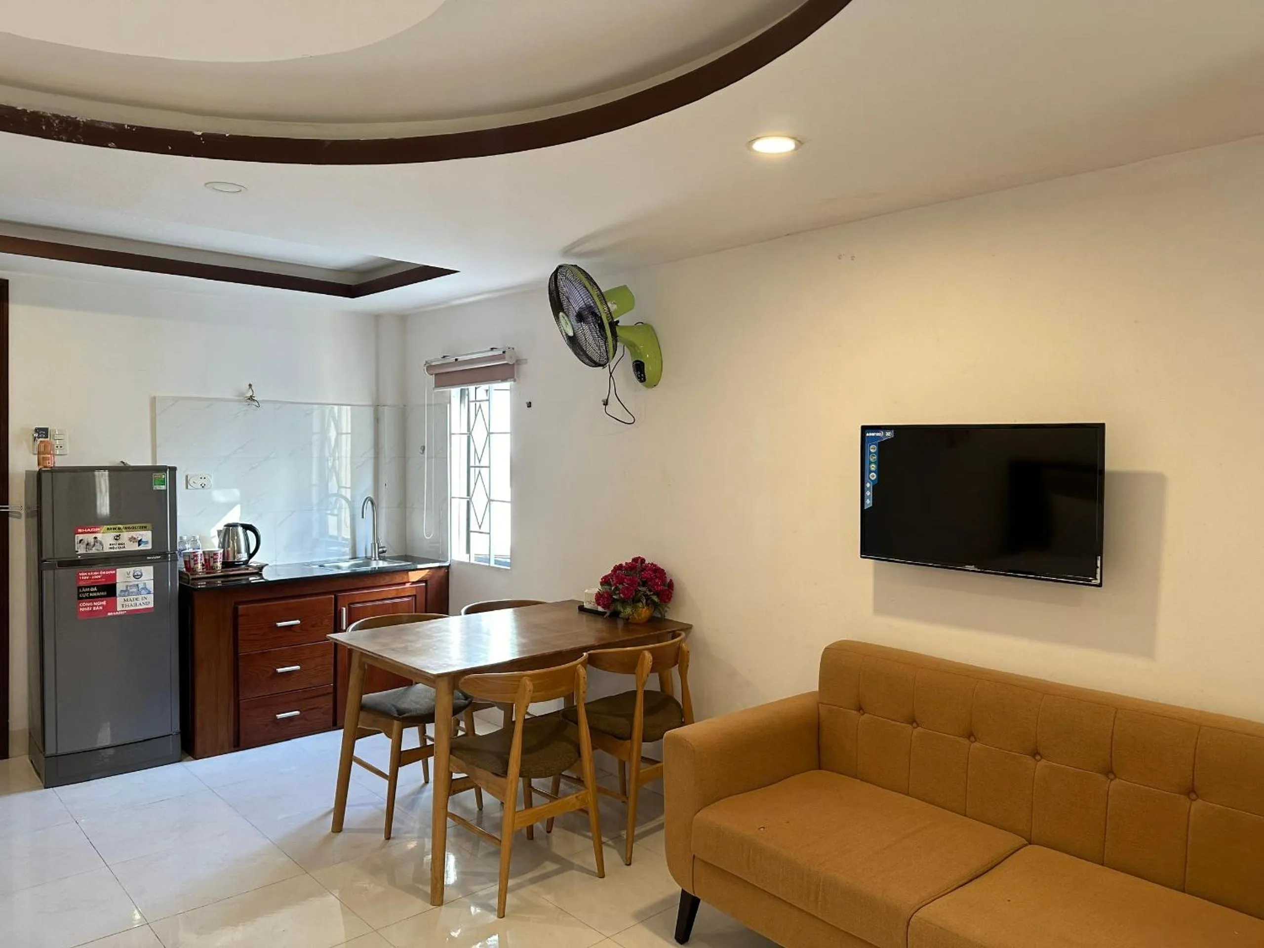 Kitchen or kitchenette in New Era Hotel & Apartments