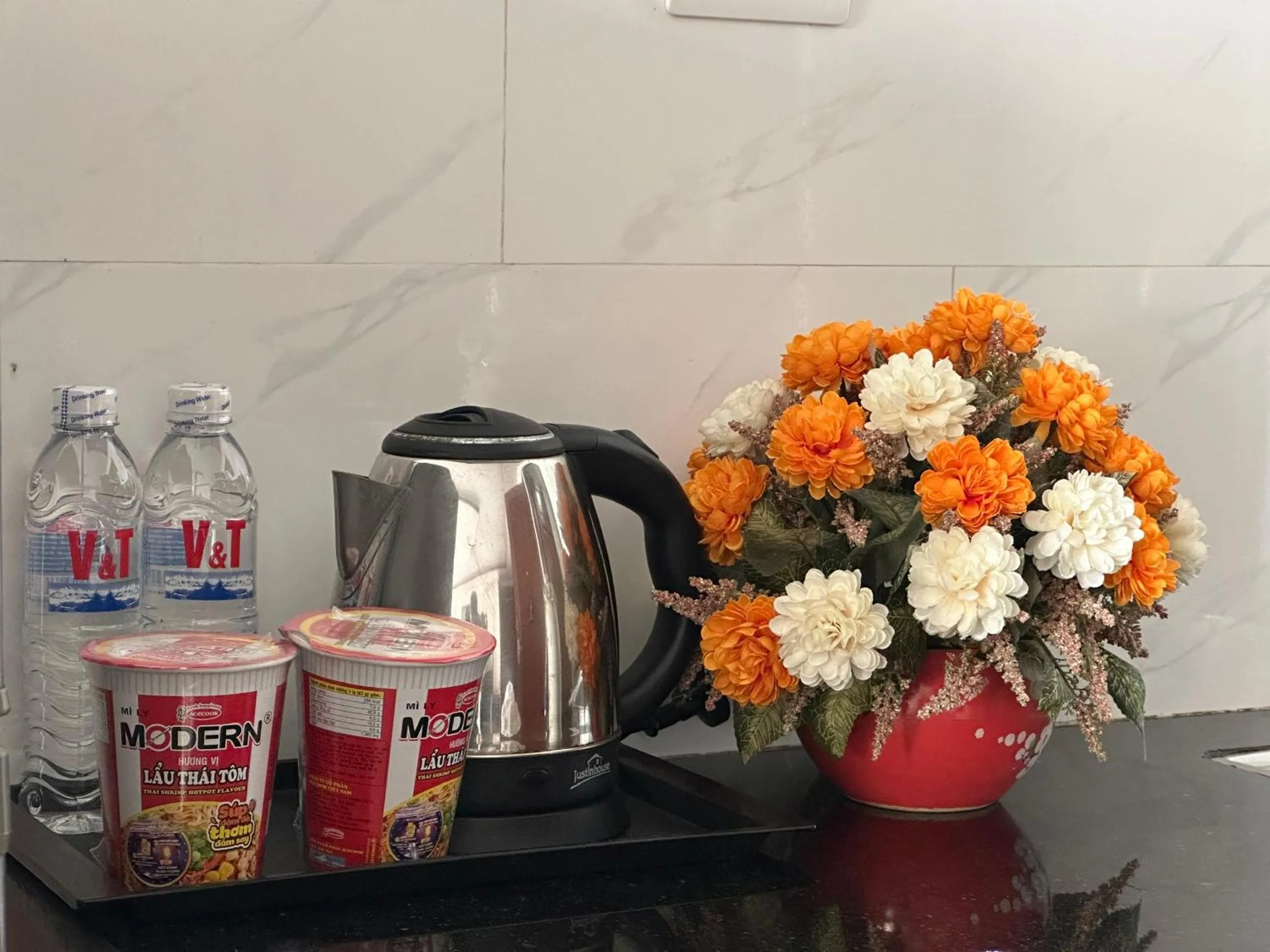 Food and drinks in New Era Hotel & Apartments