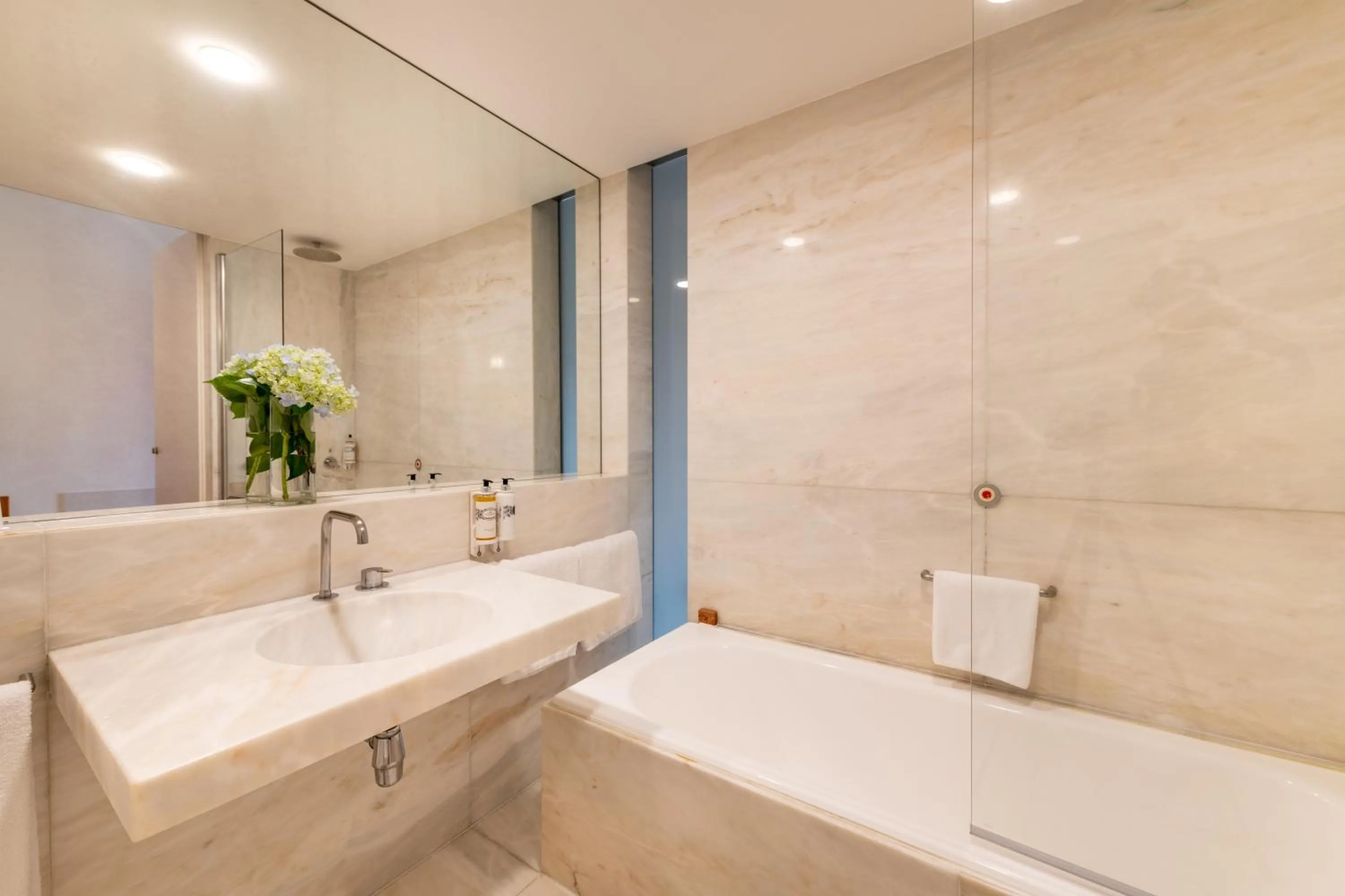 Bathroom in Pousada Mosteiro de Amares