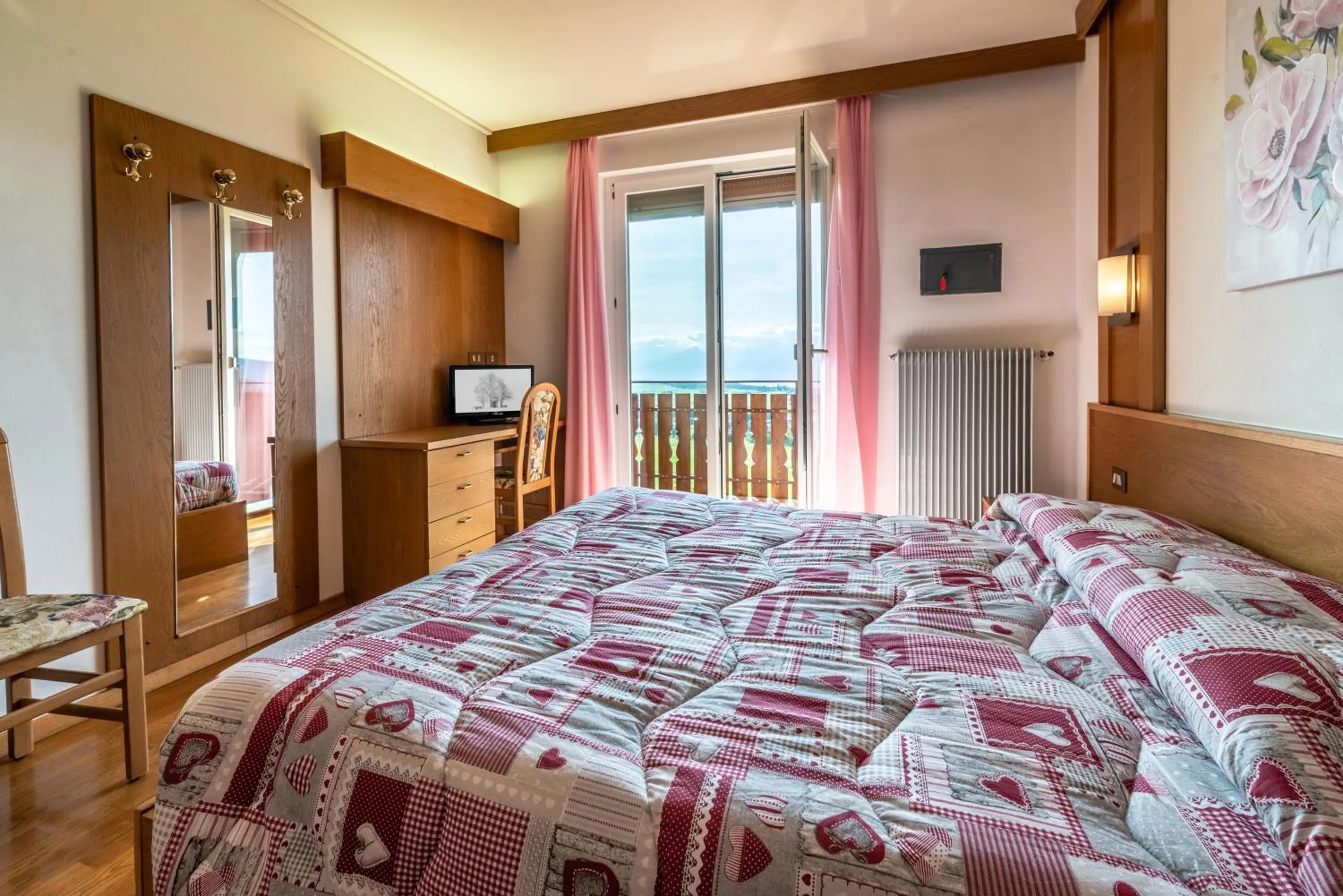 Bed in Albergo Bucaneve