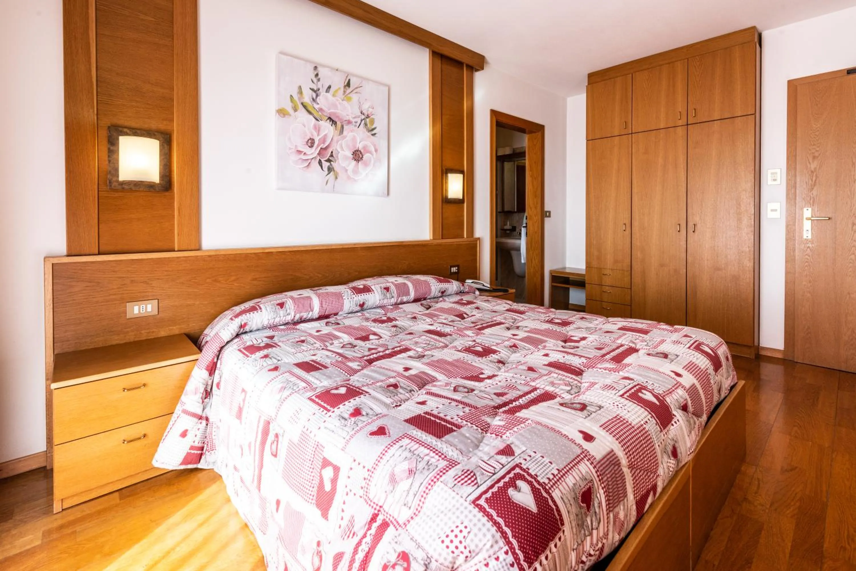 Bed in Albergo Bucaneve