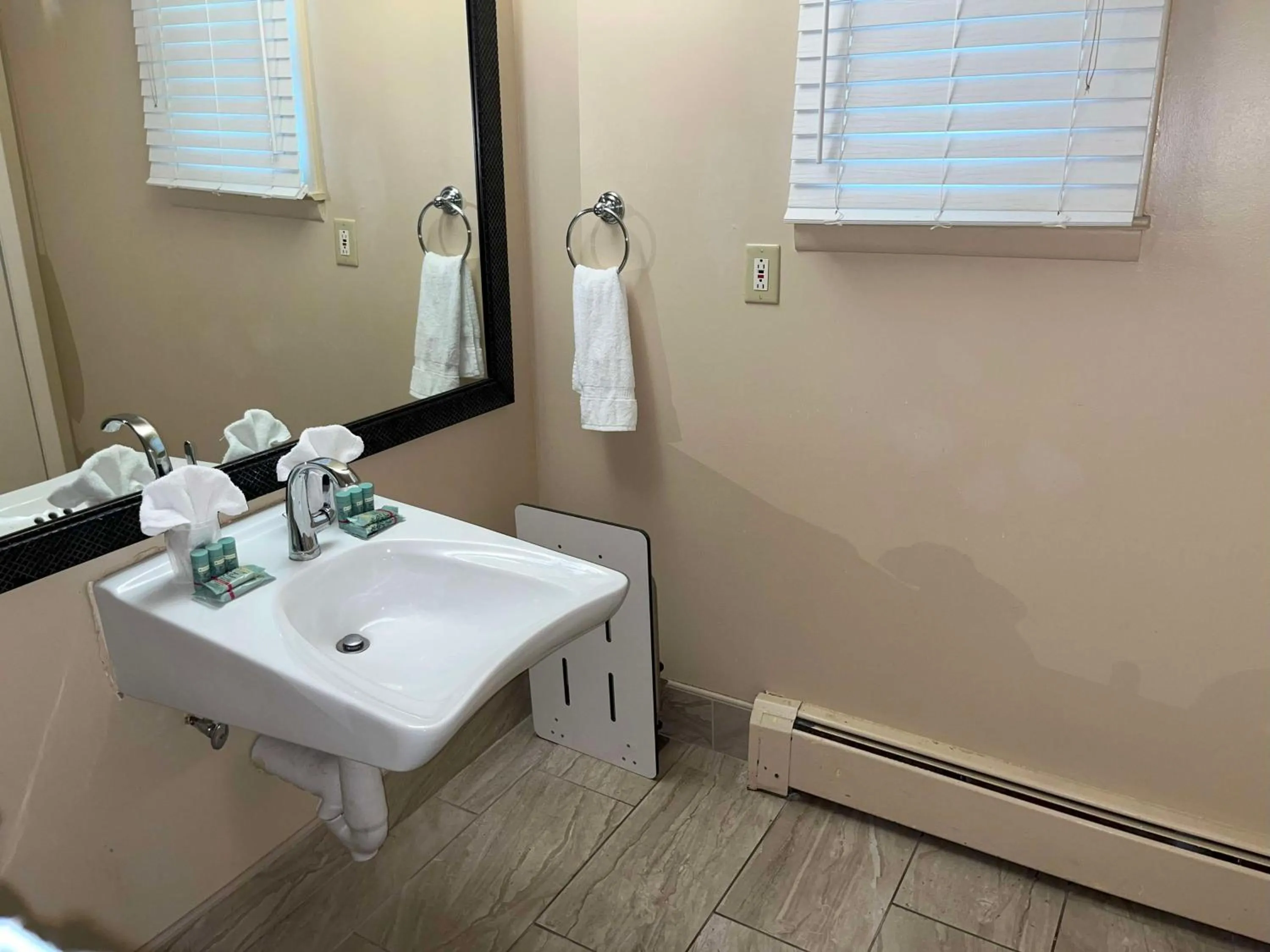 Bathroom in Best Western Bennington