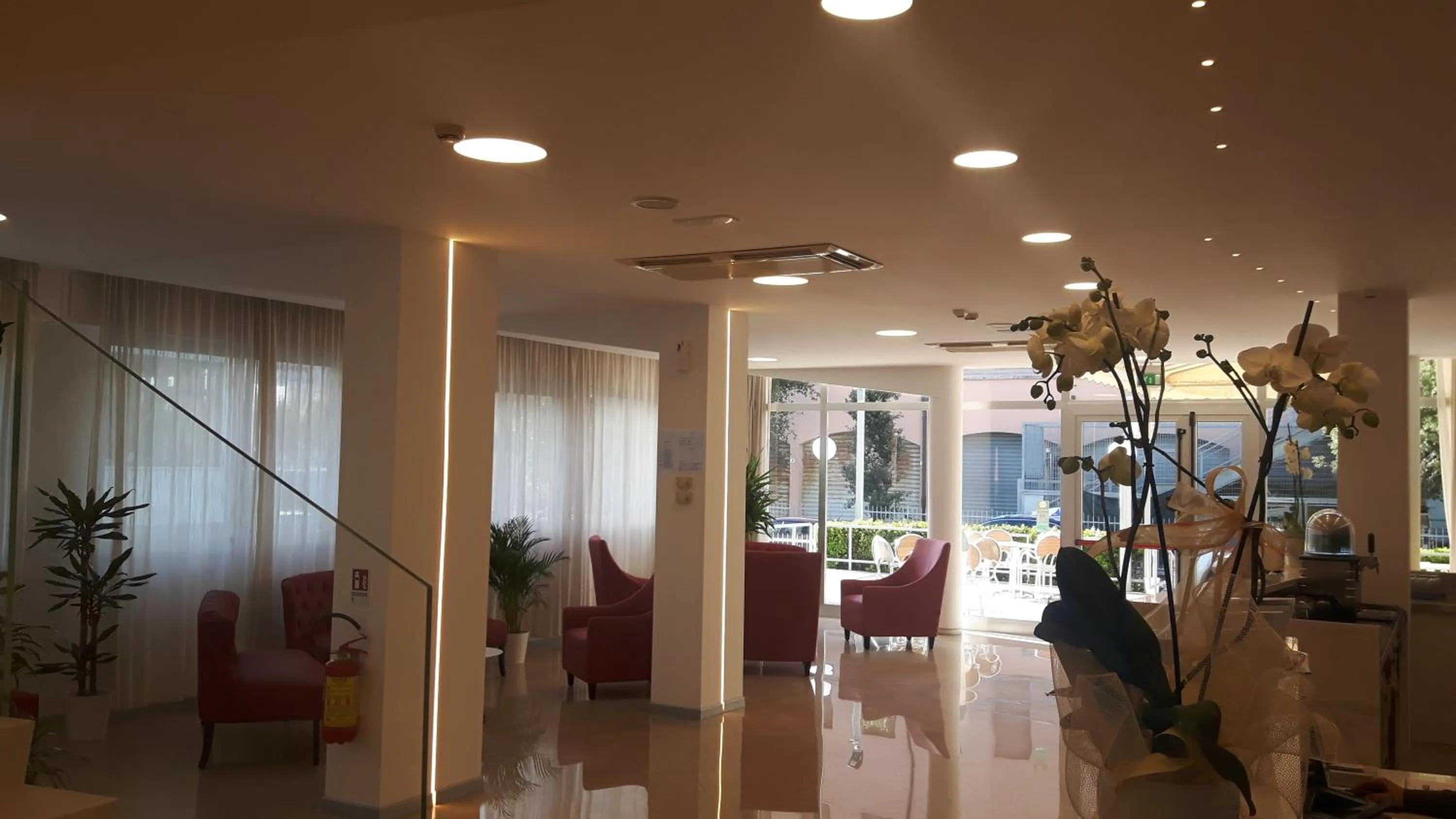 Communal lounge/ TV room in Hotel Grifone