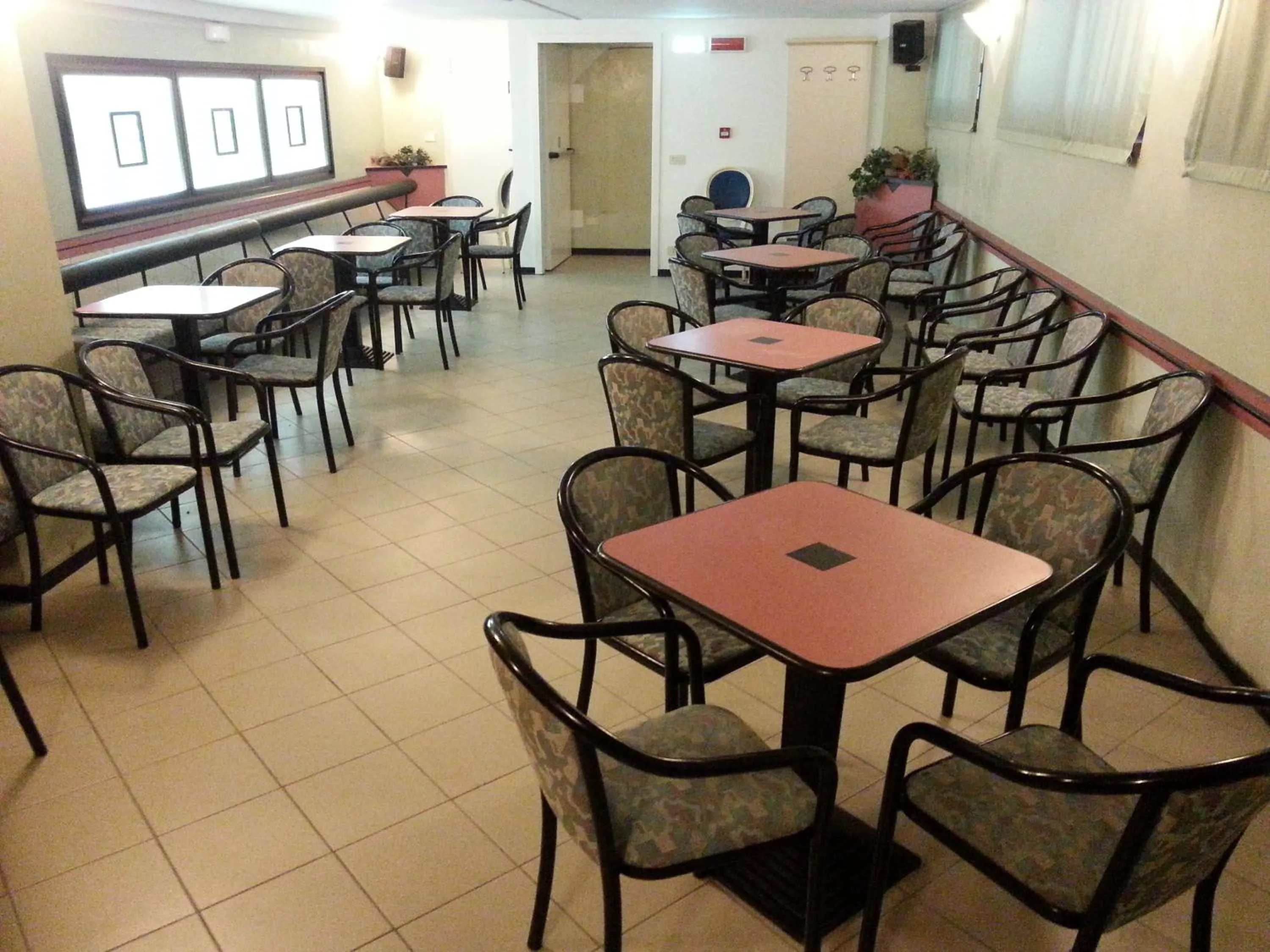 Communal lounge/ TV room in Hotel Grifone