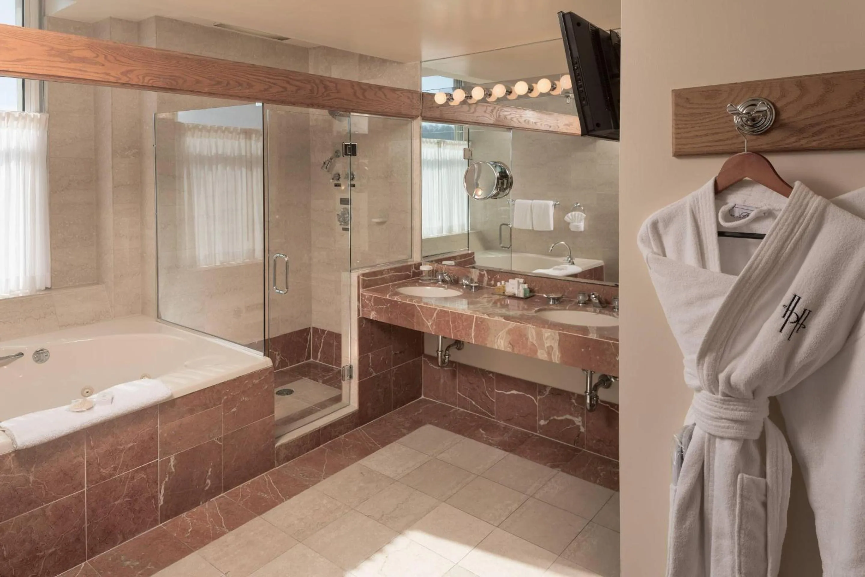 Bedroom in Haywood Park Hotel, an Ascend Collection Hotel