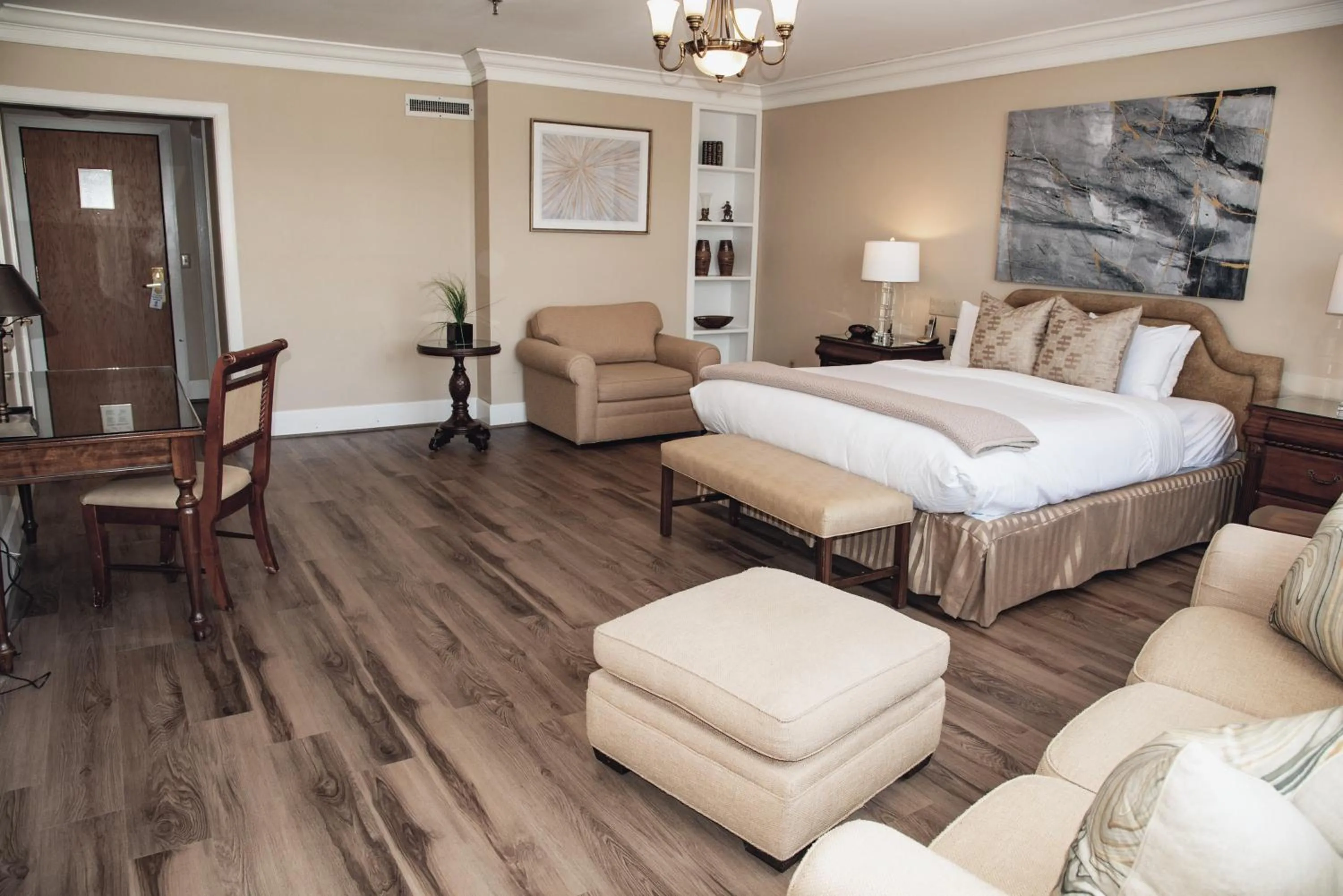 Bedroom, Bed in Haywood Park Hotel, an Ascend Collection Hotel