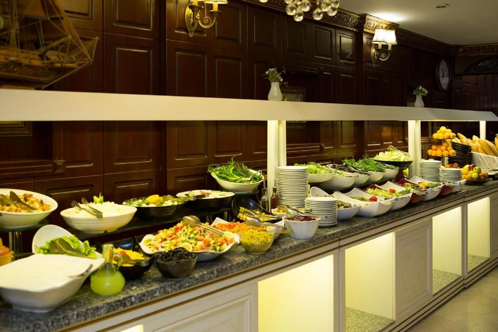Buffet breakfast in Hotel Buyuk Hamit