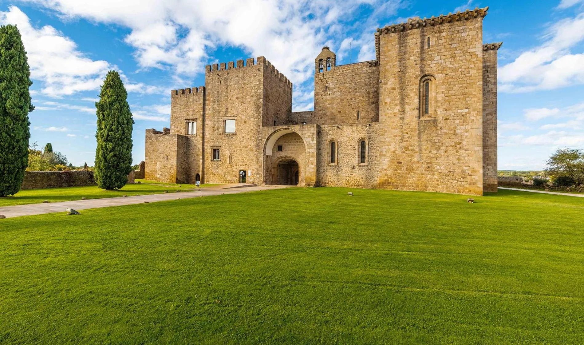 Facade/entrance in Pousada Mosteiro do Crato