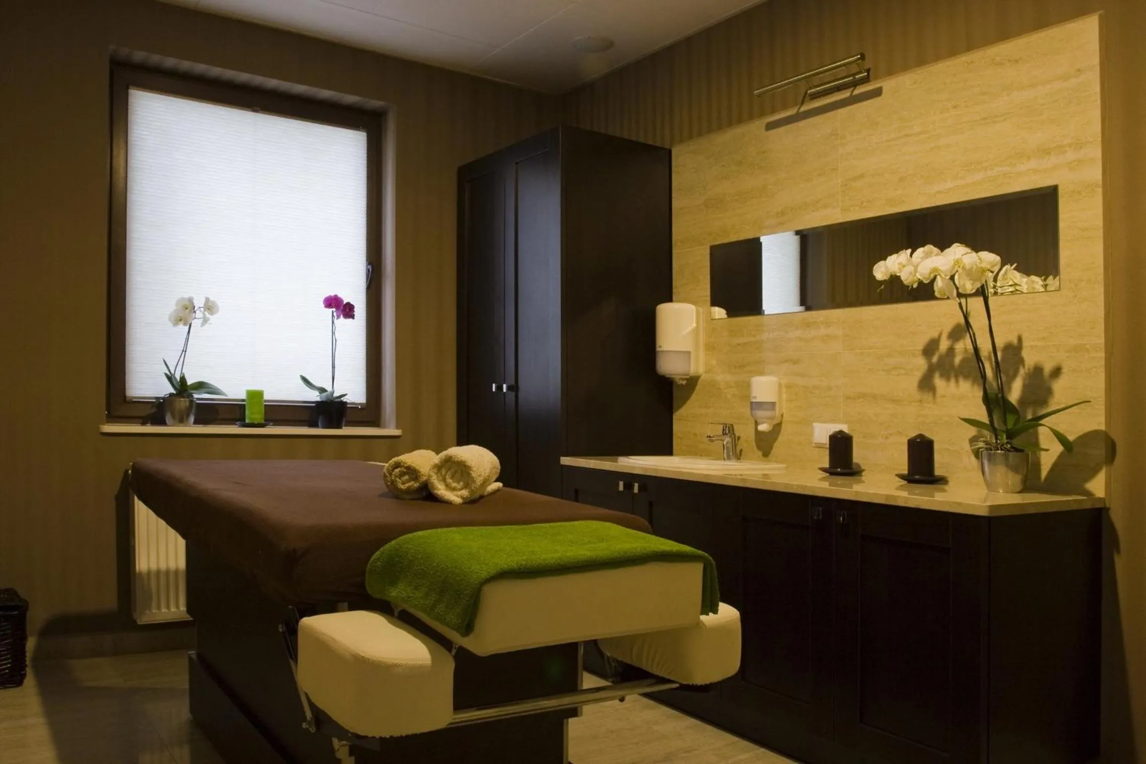 Massage, Bed in Montis Hotel & Spa