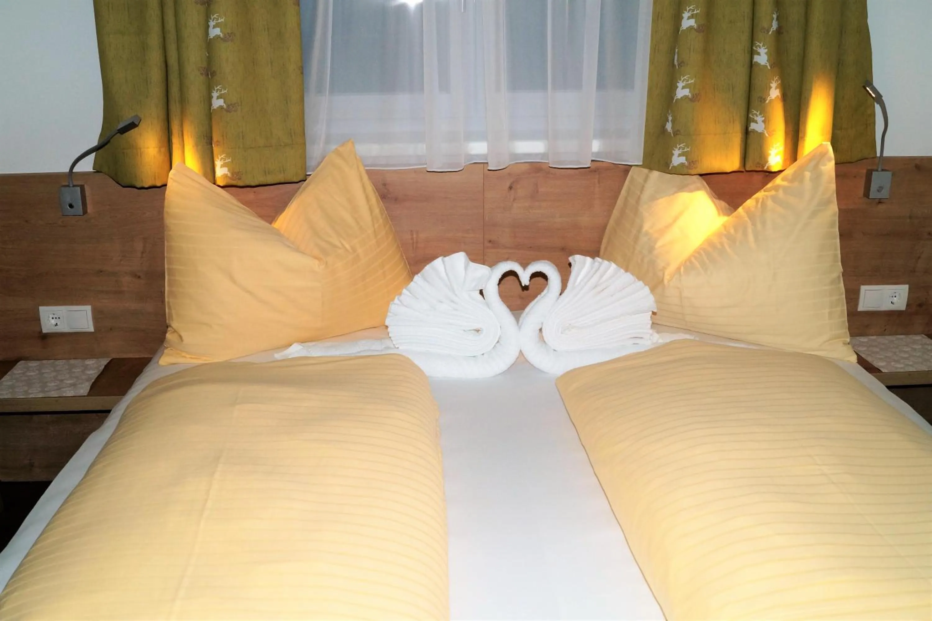 Decorative detail, Bed in Sieglhub Chalets - Appartements - Hotel