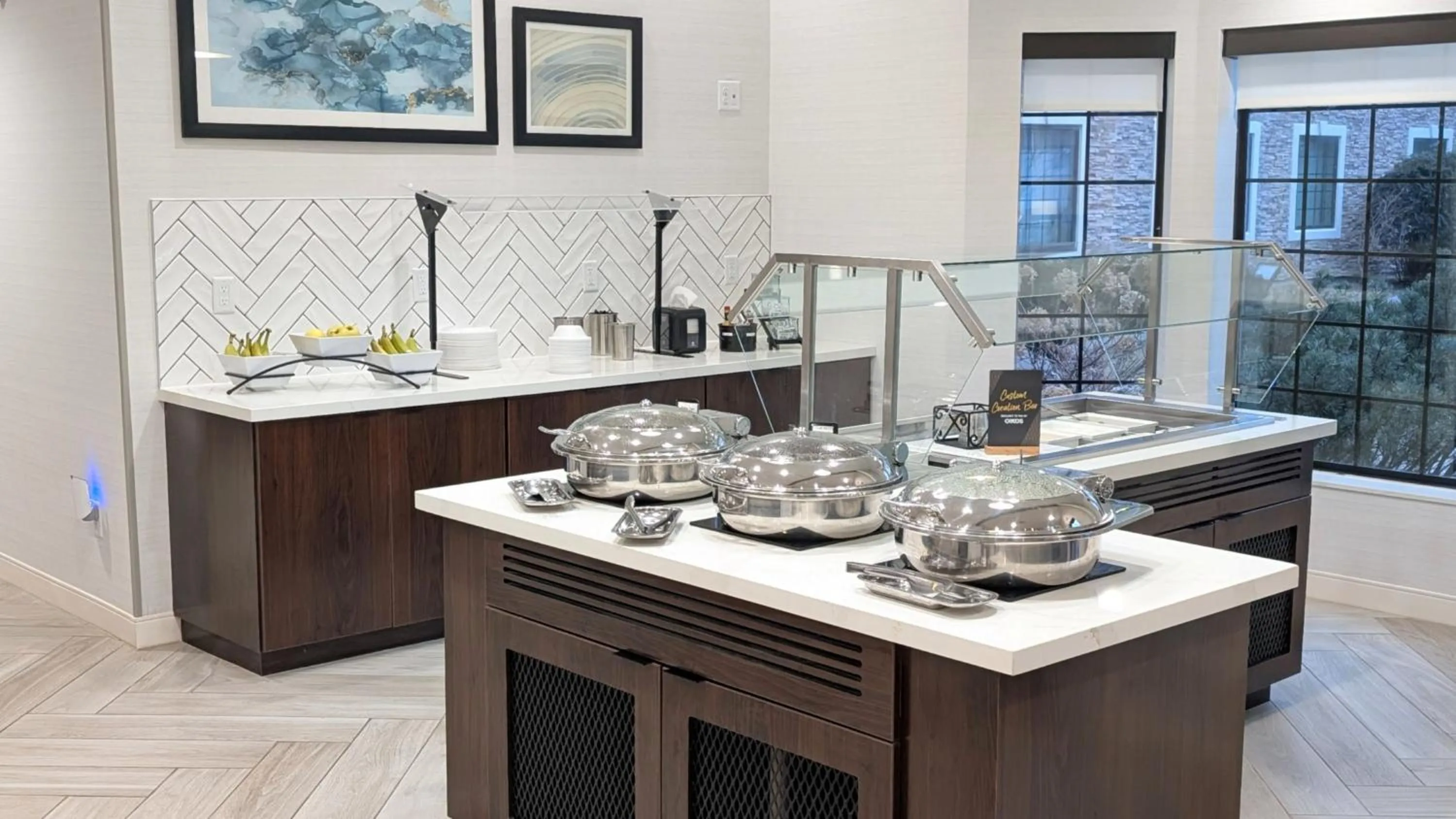 Restaurant/places to eat in Staybridge Suites Bismarck by IHG