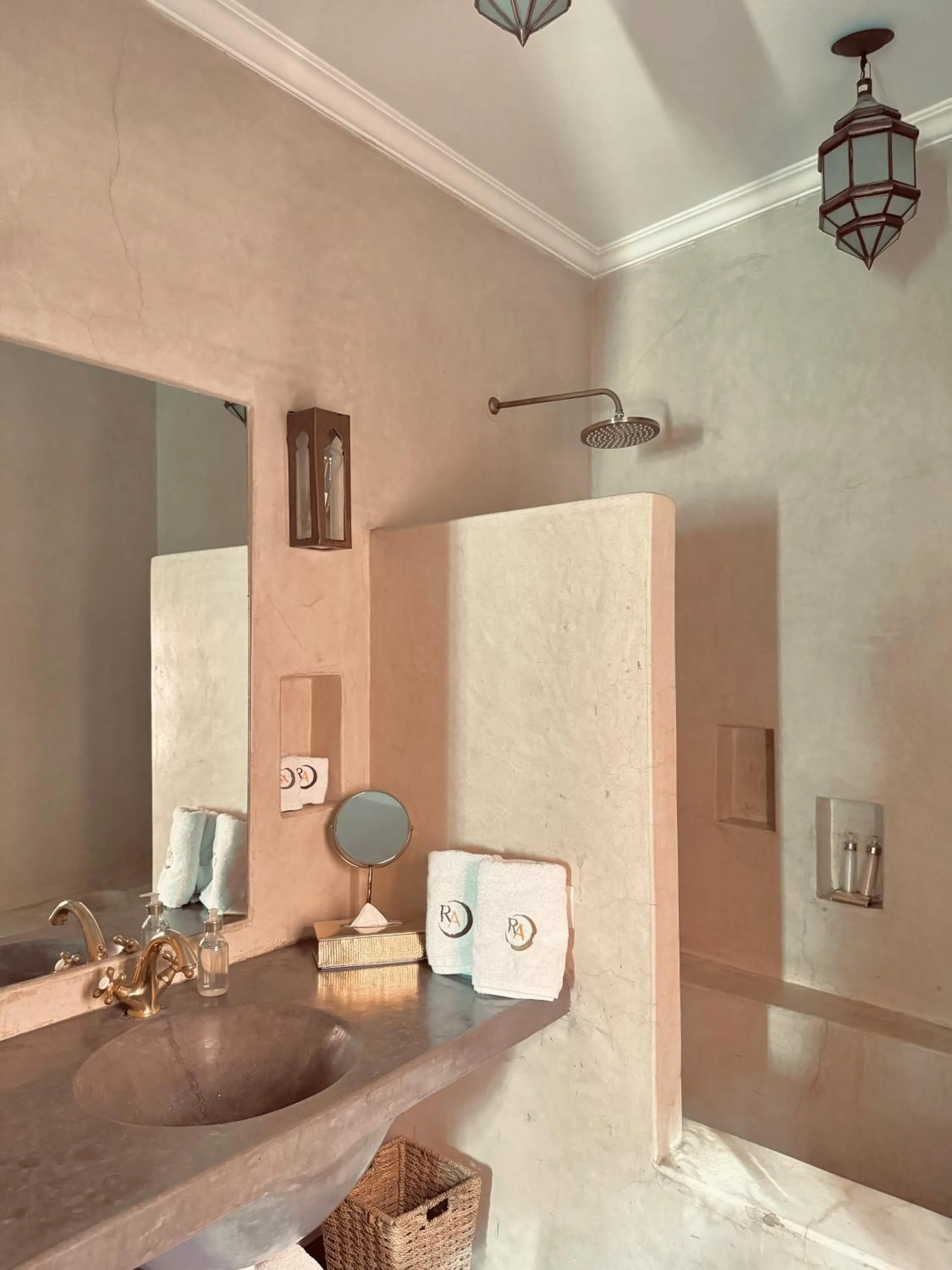 Bathroom in Riad Abracadabra