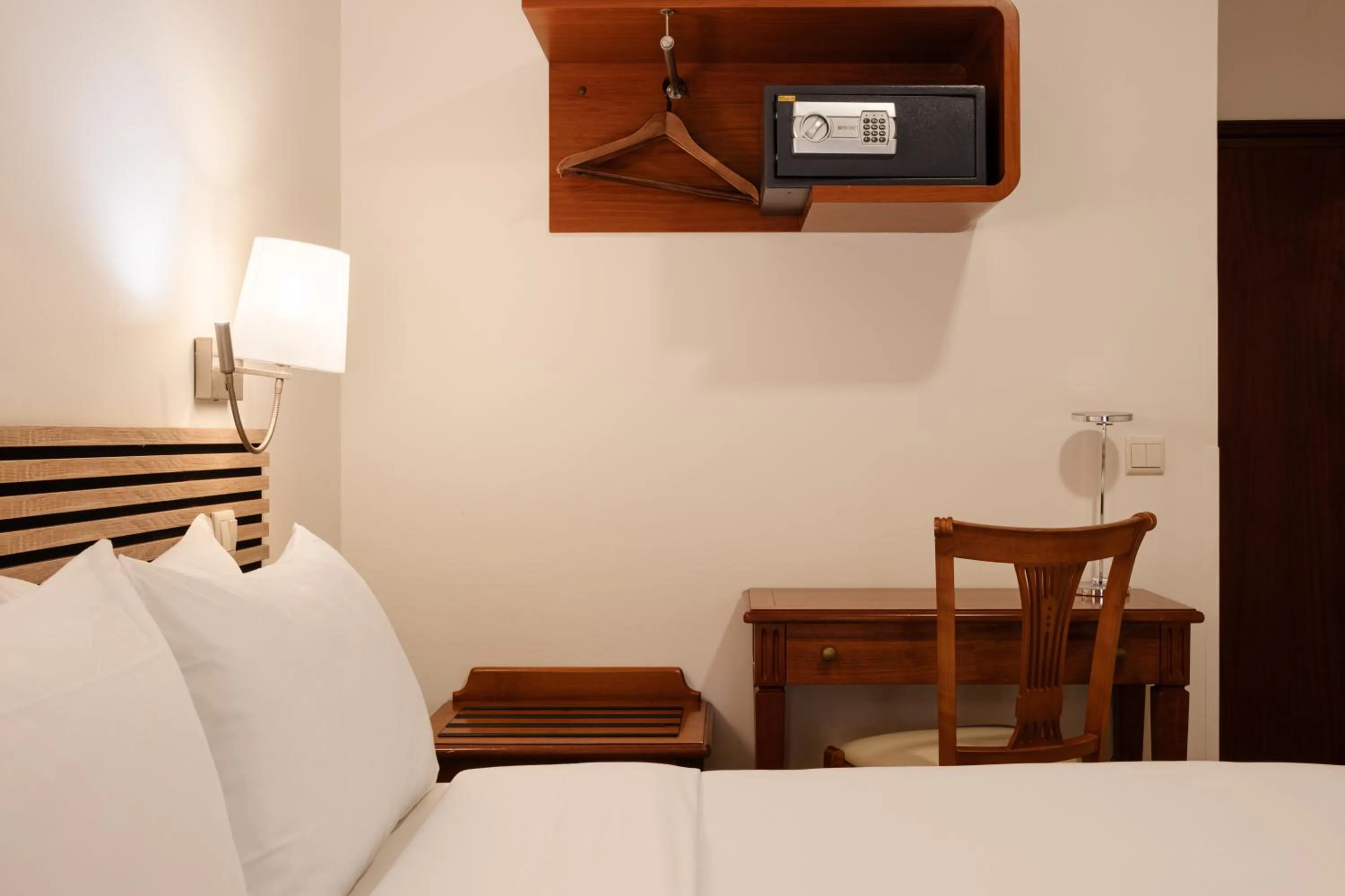 Bedroom, Bed in Hotel da Bolsa