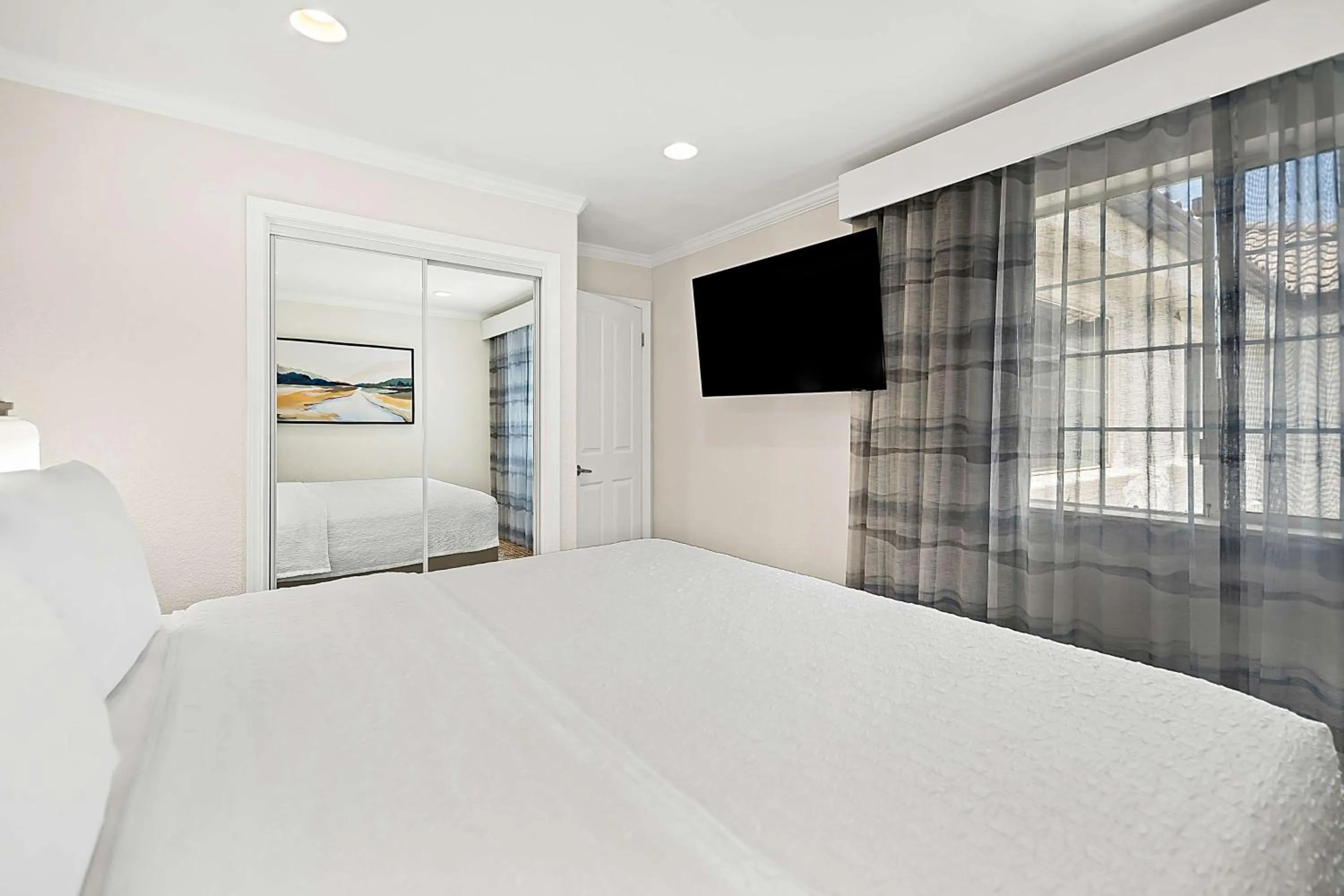 Bed in Hampton Inn Morgan Hill