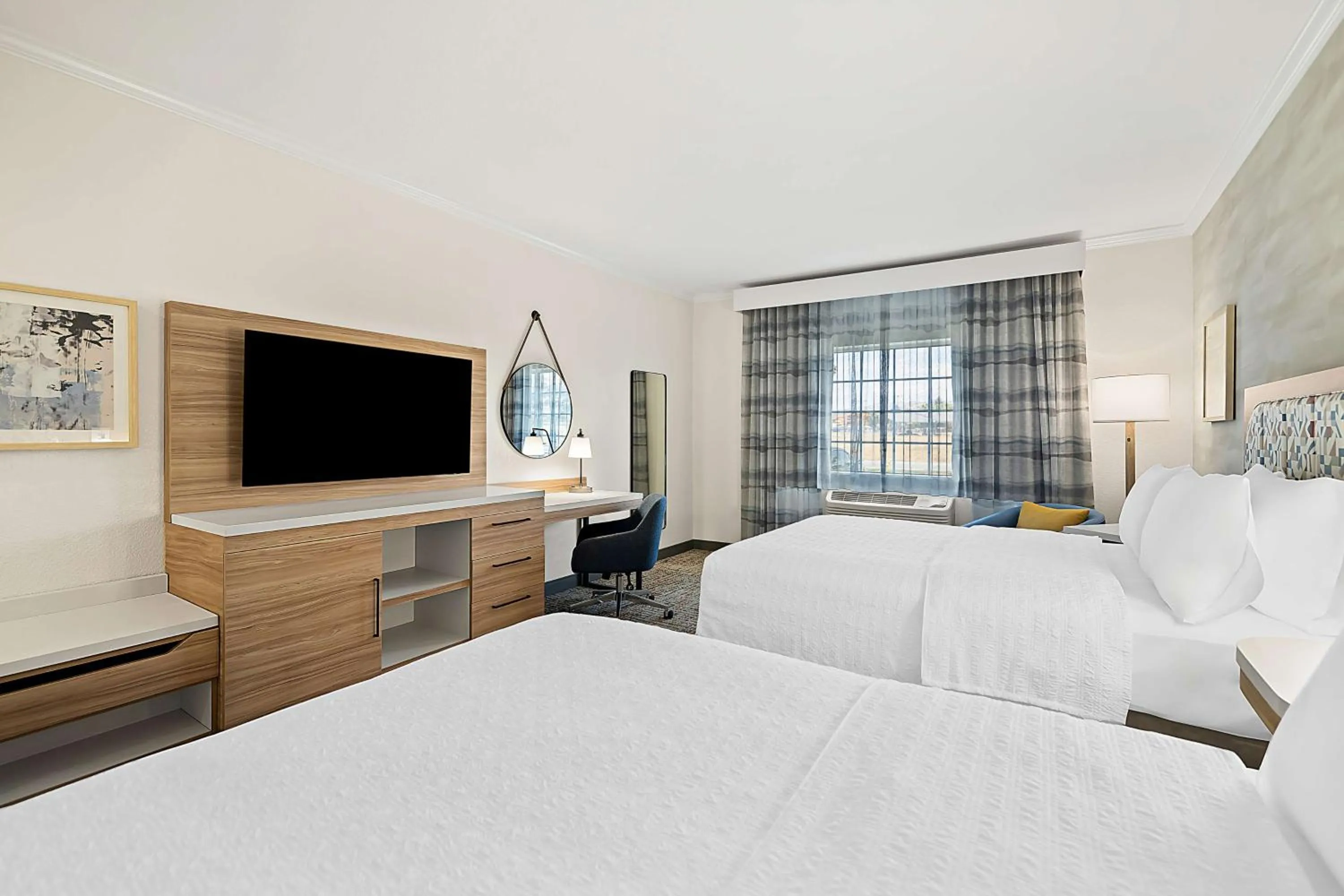 Bed in Hampton Inn Morgan Hill