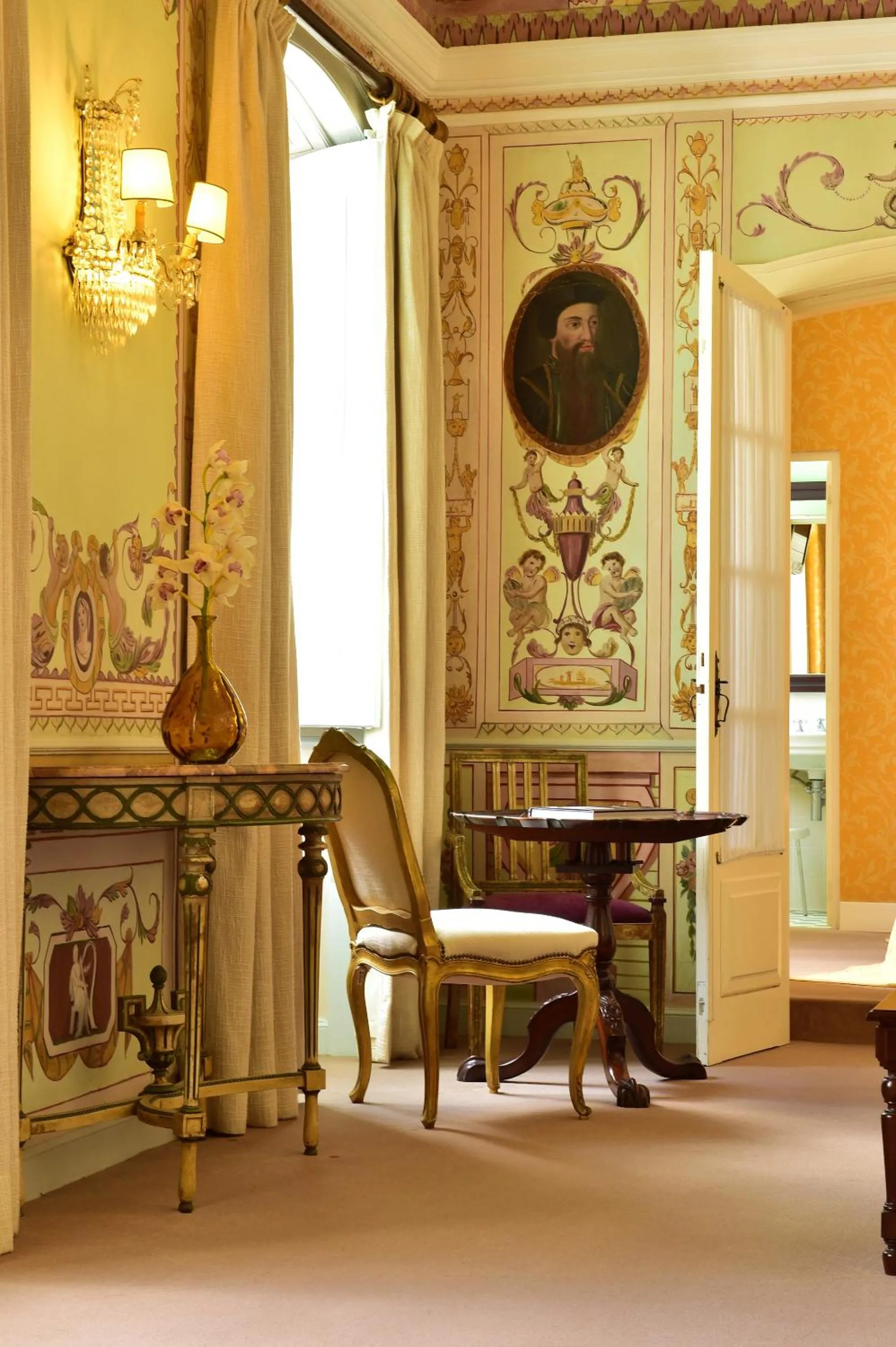 Living room in Pousada Convento de Evora