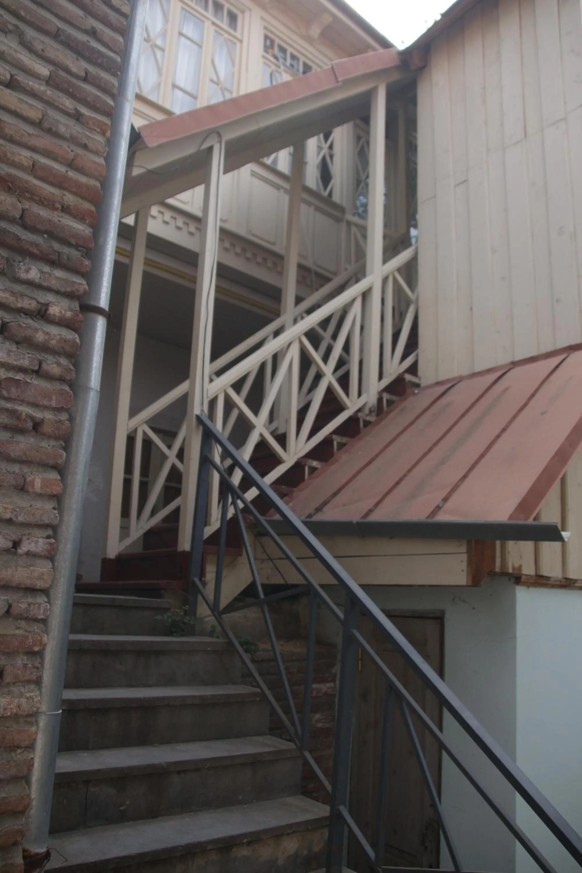 Area and facilities in M & L Old Tbilisi