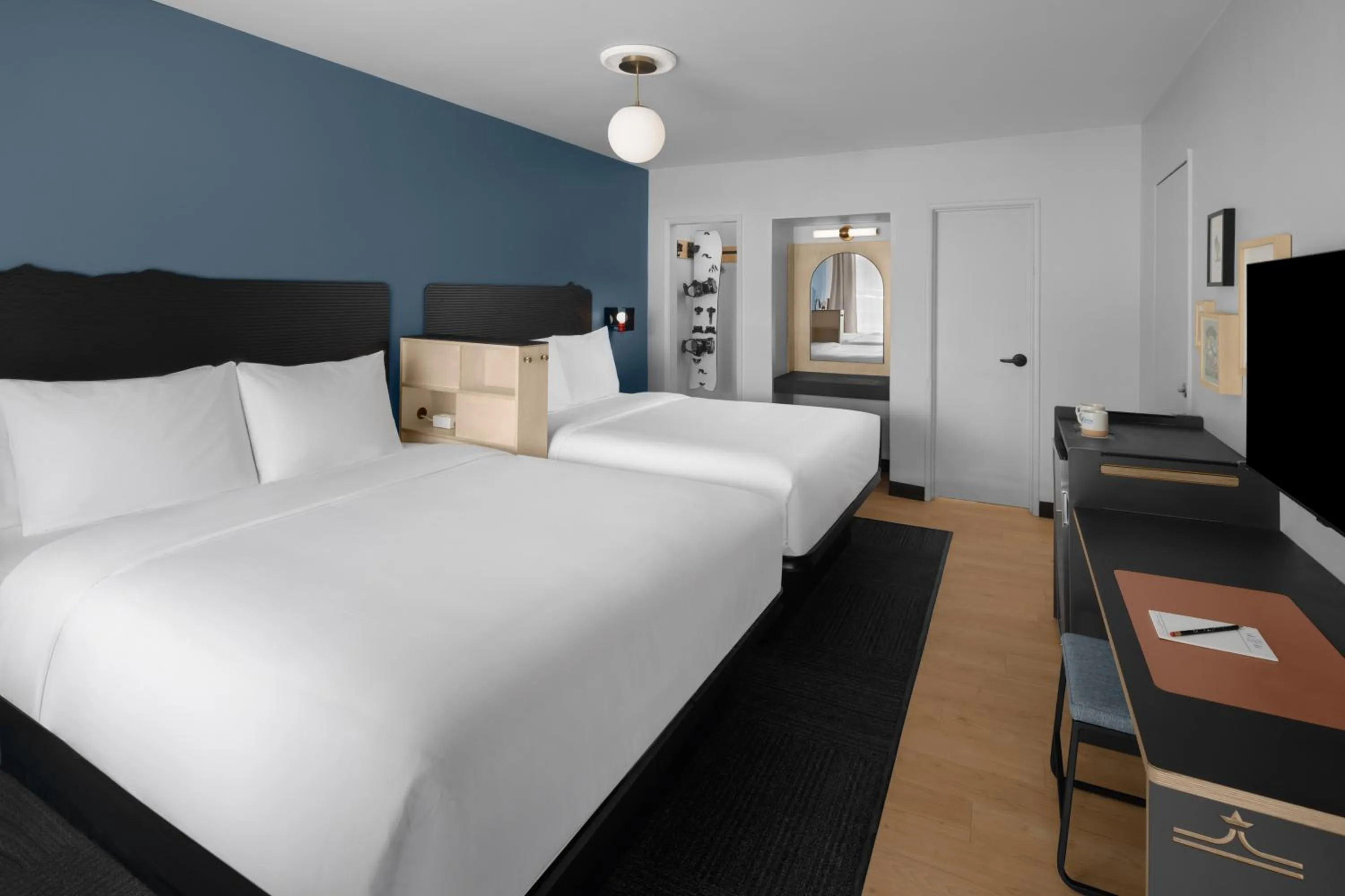 Bedroom, Bed in evo Hotel Tahoe City