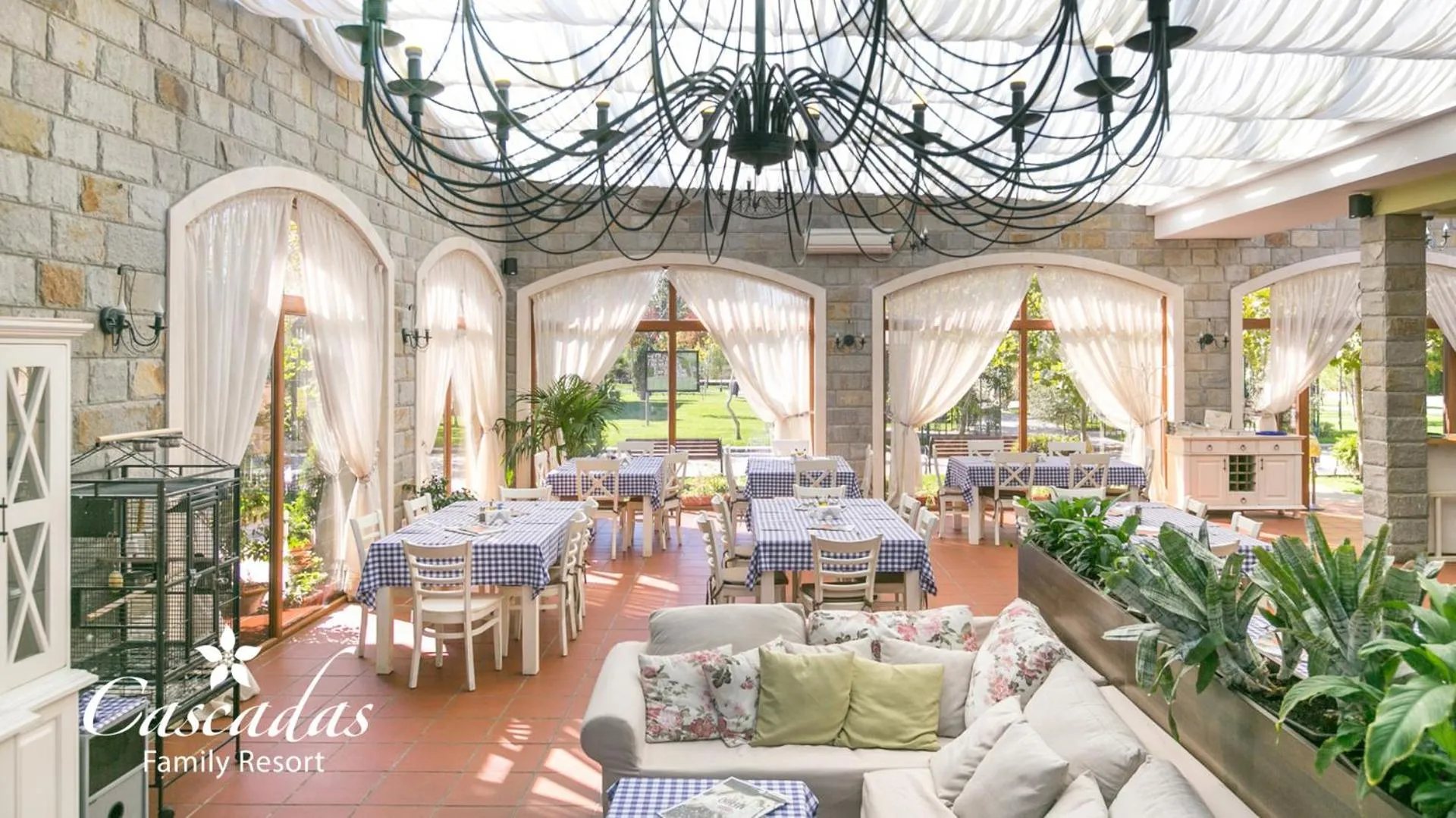 Restaurant/places to eat in Cascadas Family Resort