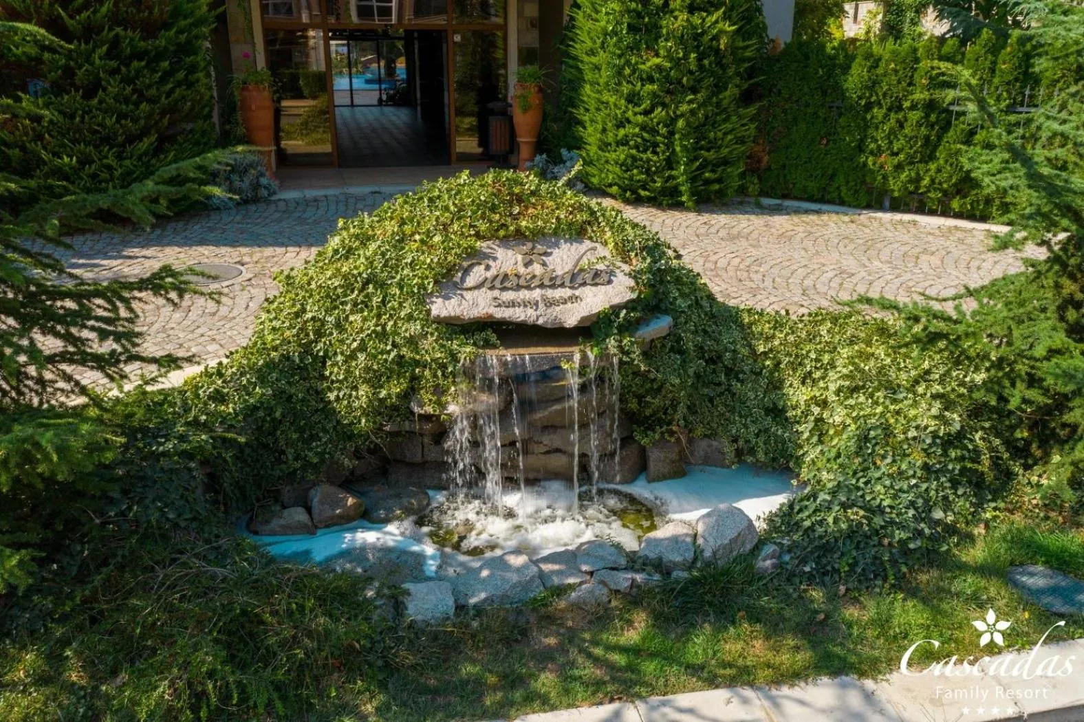 Facade/entrance in Cascadas Family Resort