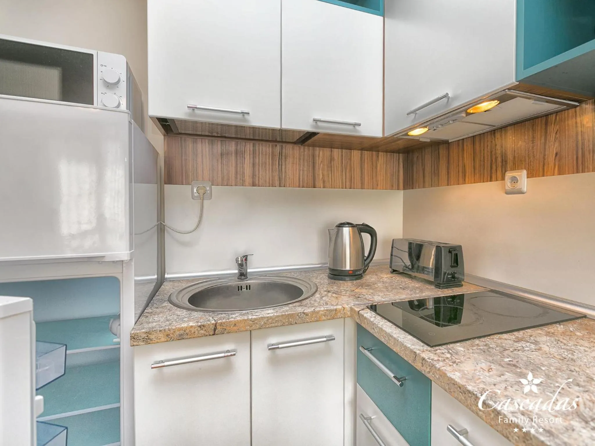 Coffee/tea facilities in Cascadas Family Resort