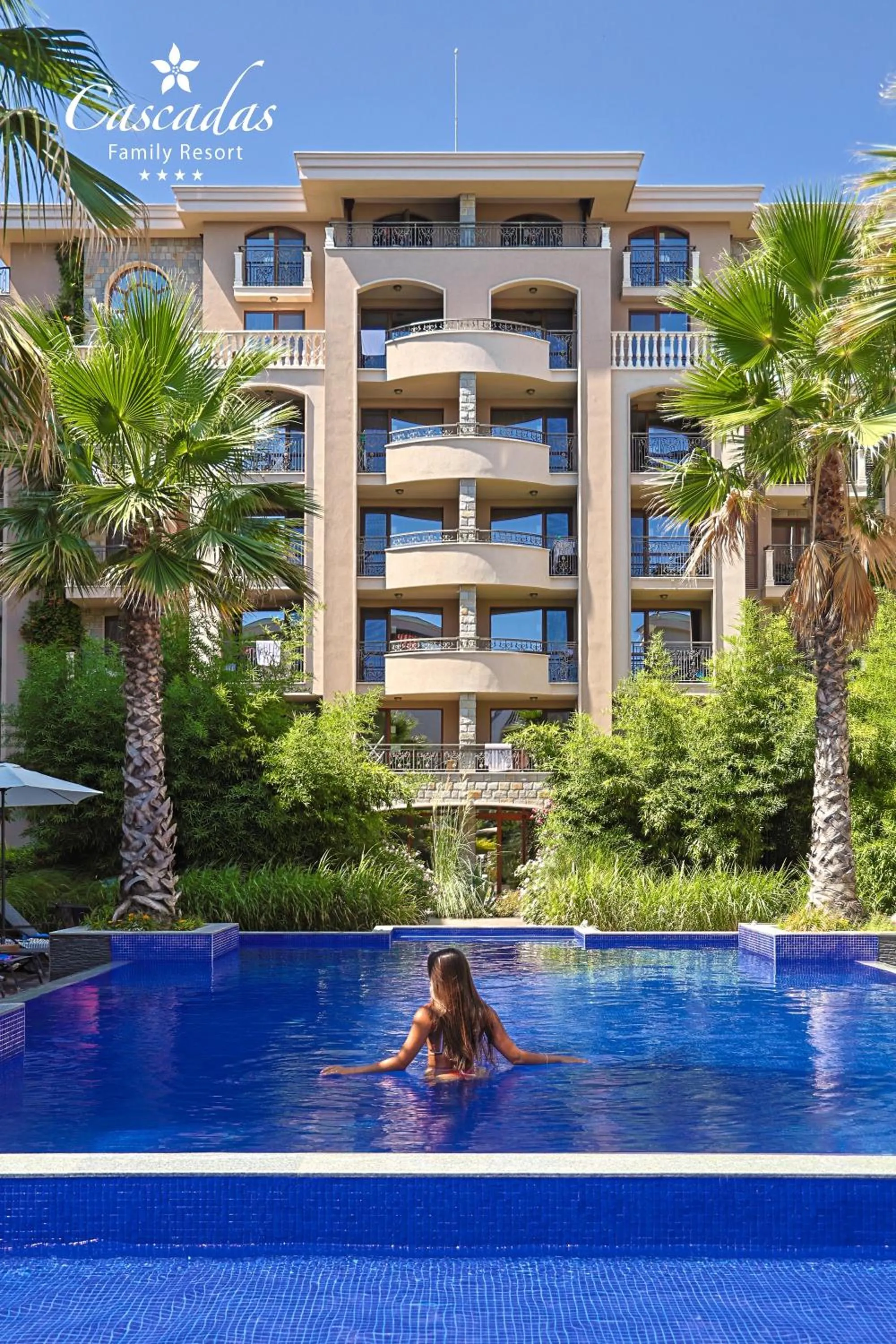 Swimming pool in Cascadas Family Resort