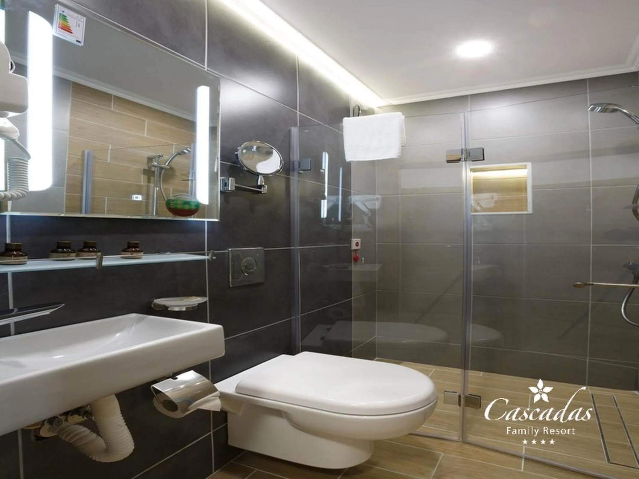 Toilet in Cascadas Family Resort