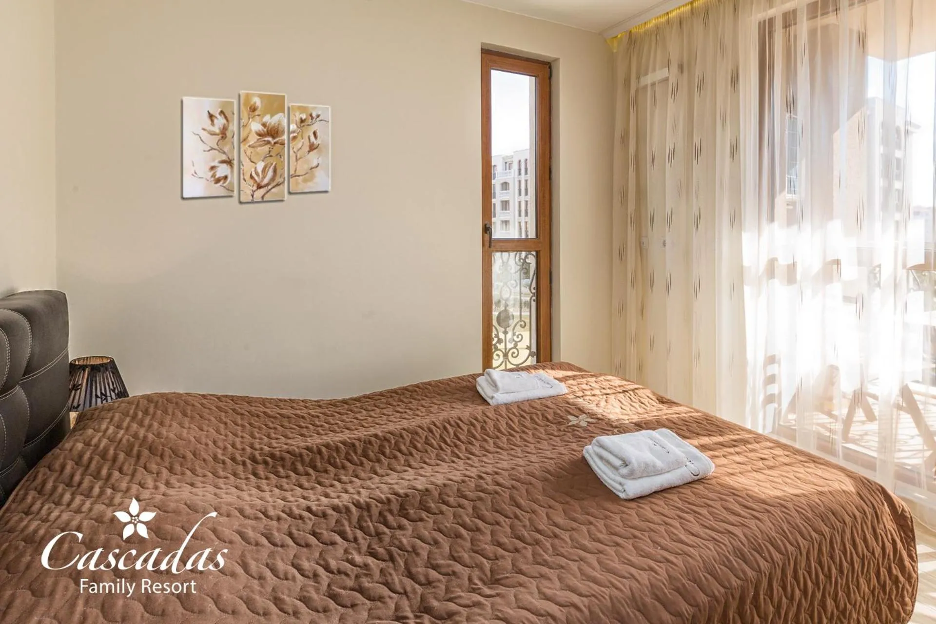 Photo of the whole room, Bed in Cascadas Family Resort