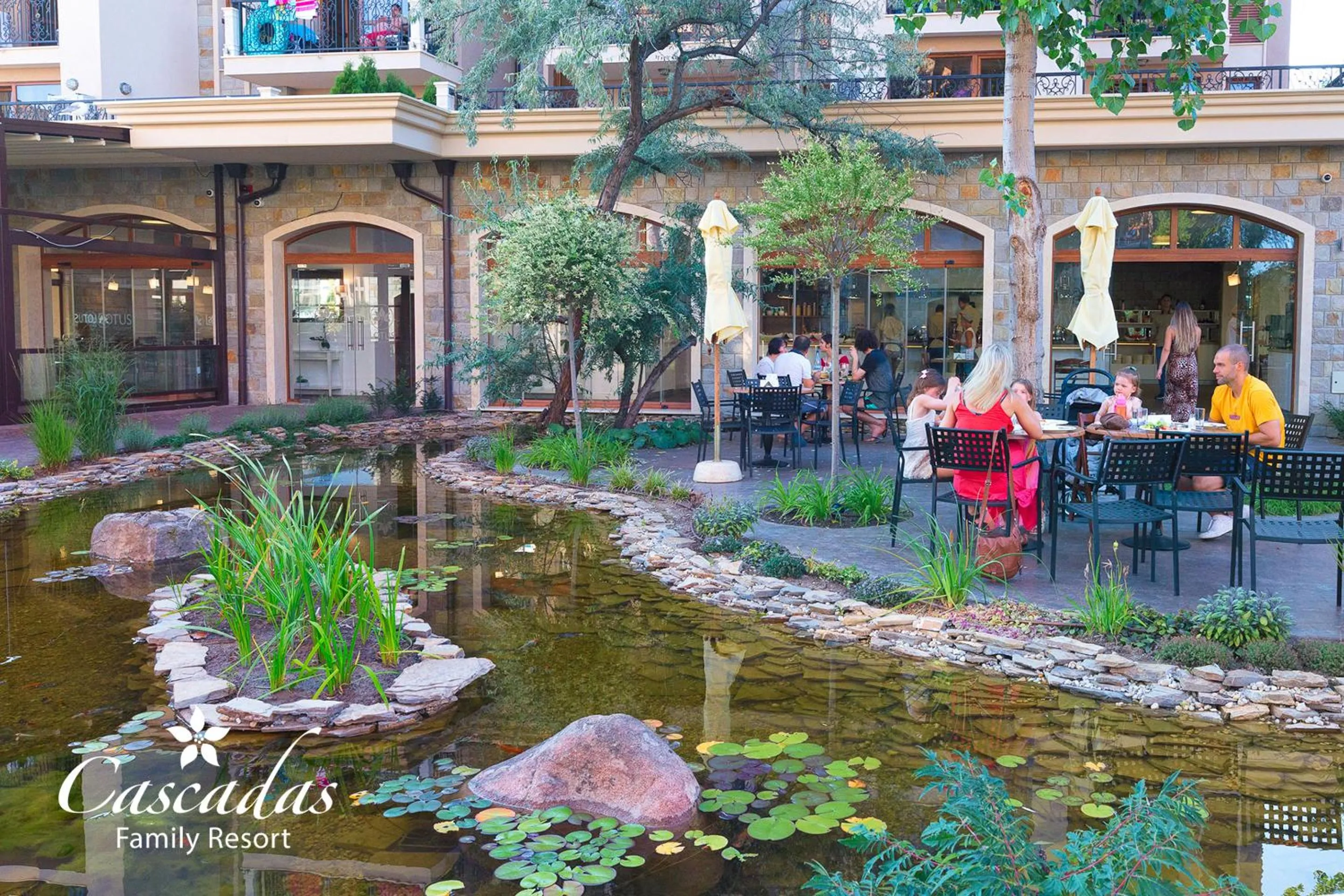 Restaurant/places to eat in Cascadas Family Resort