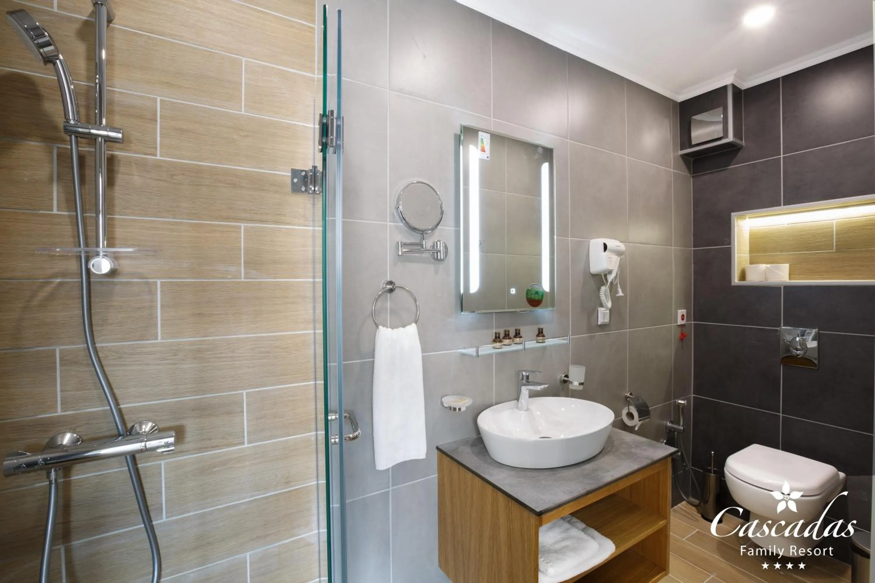 Bathroom in Cascadas Family Resort