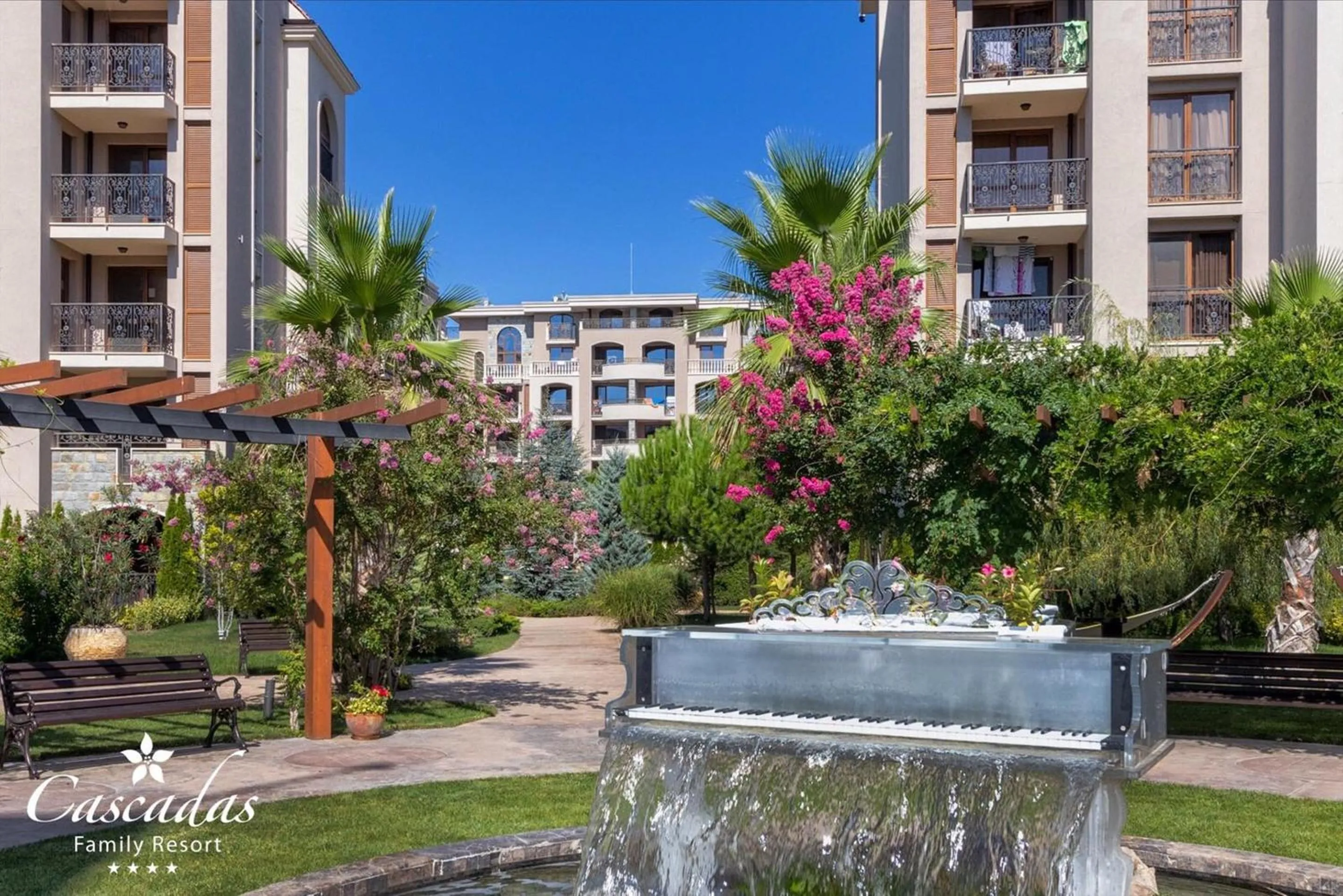 Garden in Cascadas Family Resort