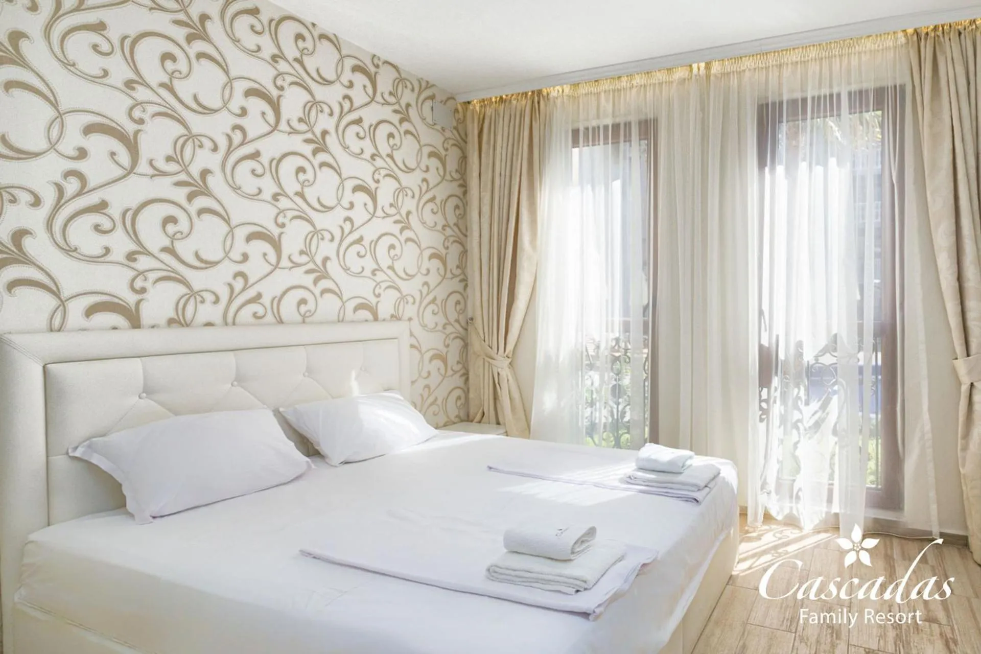 Photo of the whole room, Bed in Cascadas Family Resort