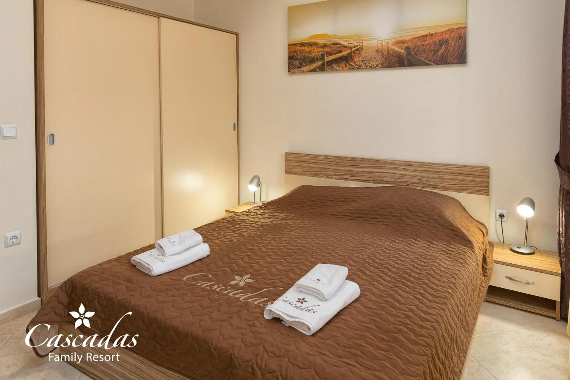 Photo of the whole room, Bed in Cascadas Family Resort