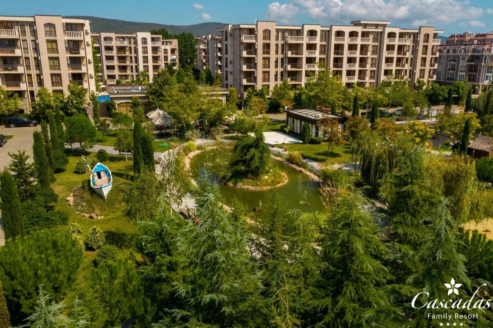 Garden in Cascadas Family Resort