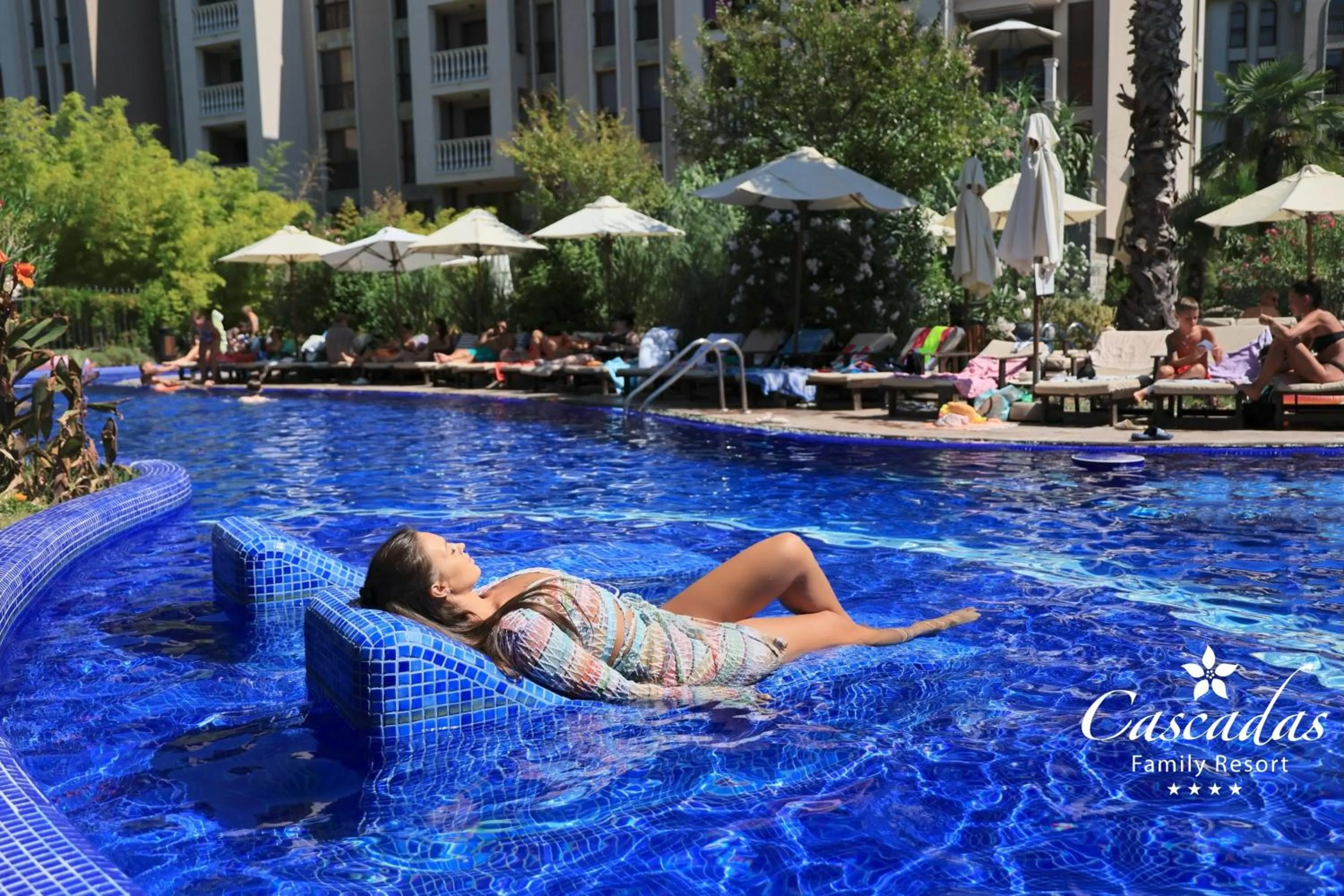 Swimming pool in Cascadas Family Resort